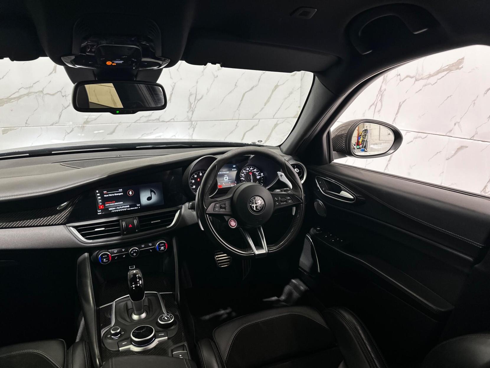 Alfa Romeo Giulia 2.9 V6 Bi-Turbo Quadrifoglio Auto Euro 6 (s/s) 4dr