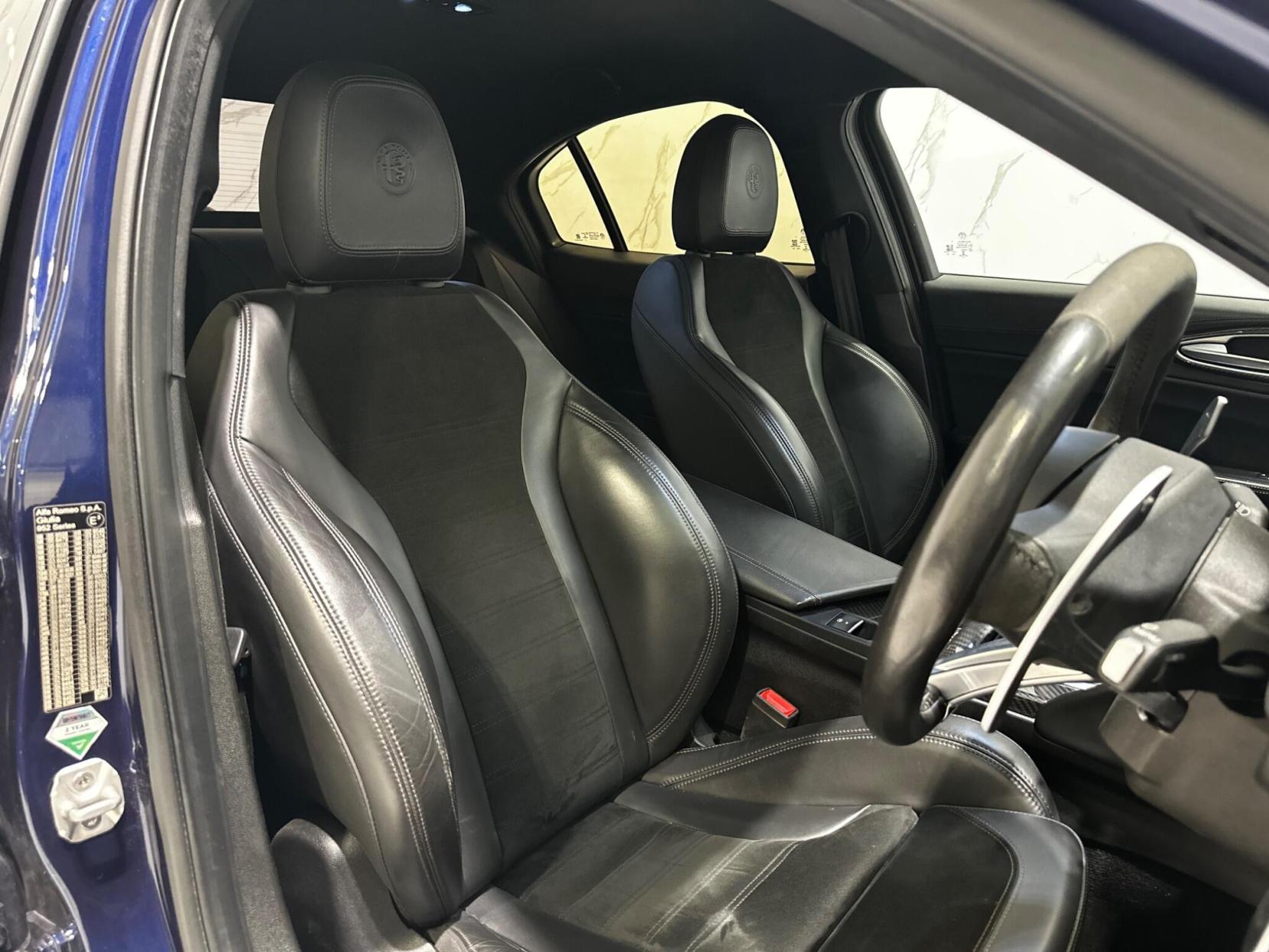 Alfa Romeo Giulia 2.9 V6 Bi-Turbo Quadrifoglio Auto Euro 6 (s/s) 4dr