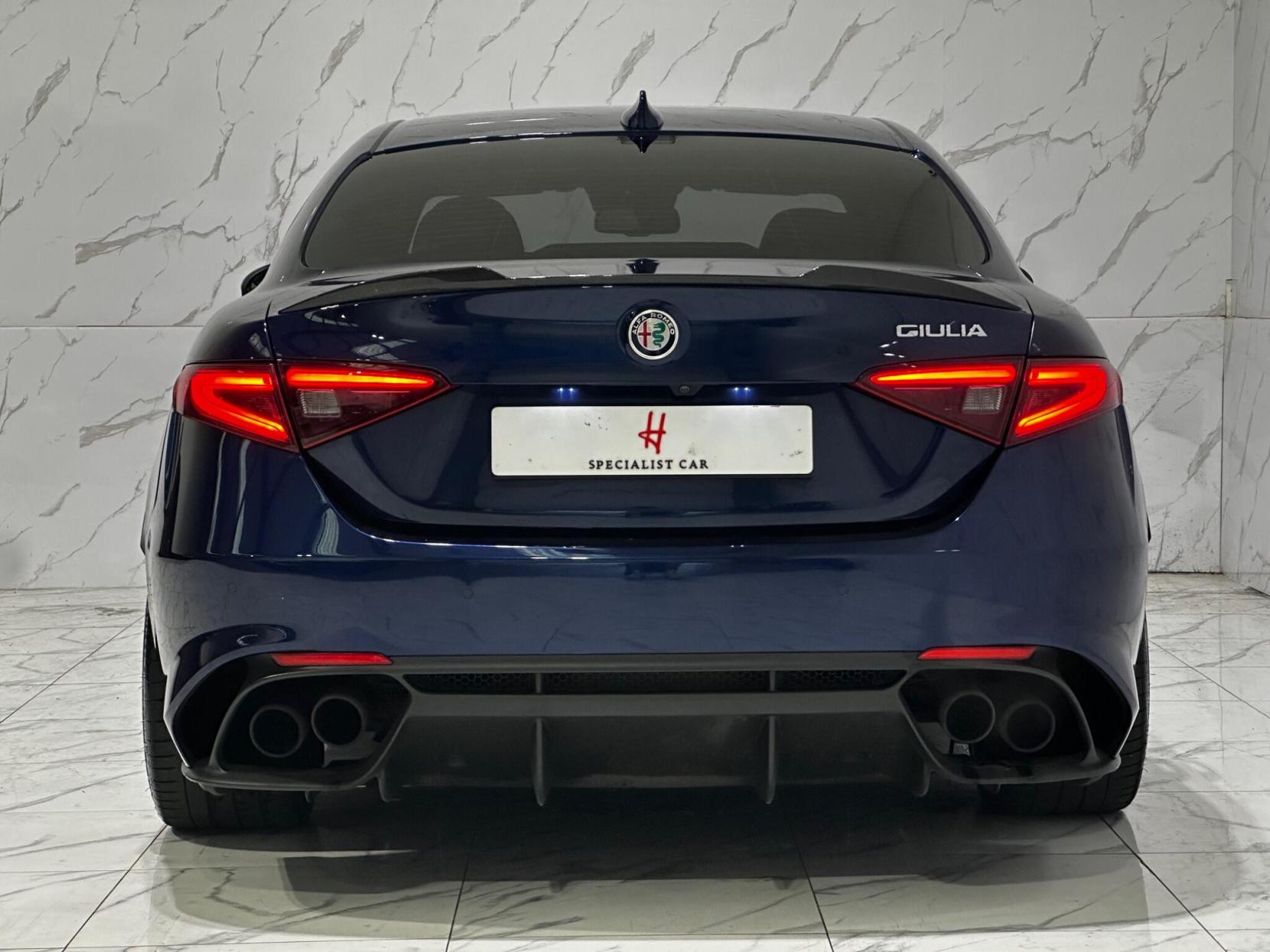 Alfa Romeo Giulia 2.9 V6 Bi-Turbo Quadrifoglio Auto Euro 6 (s/s) 4dr