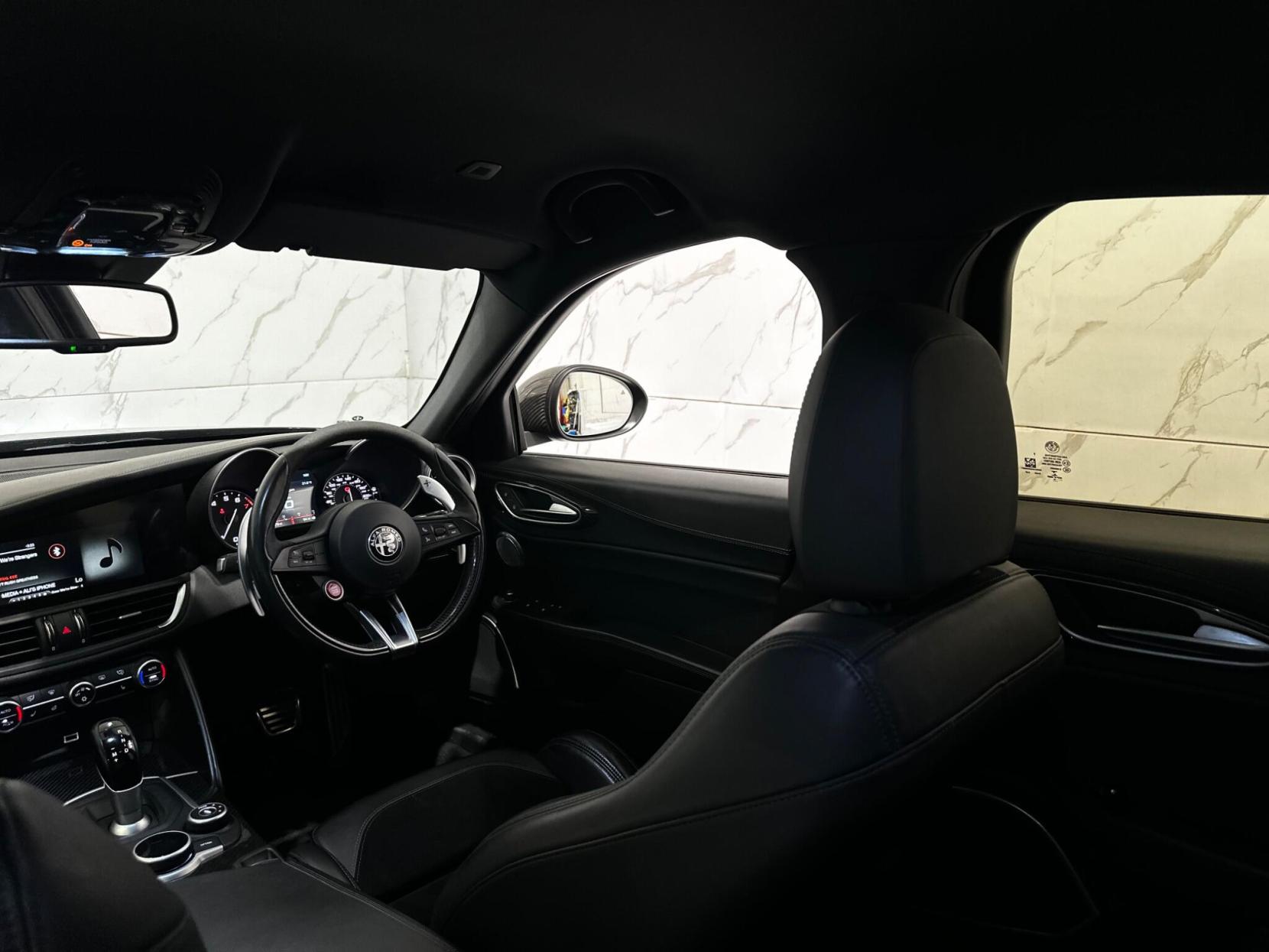 Alfa Romeo Giulia 2.9 V6 Bi-Turbo Quadrifoglio Auto Euro 6 (s/s) 4dr