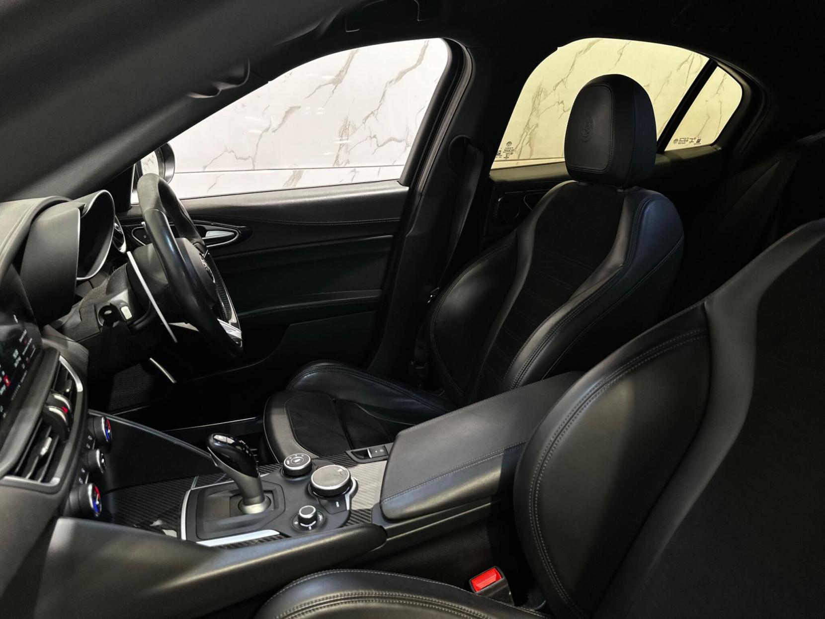 Alfa Romeo Giulia 2.9 V6 Bi-Turbo Quadrifoglio Auto Euro 6 (s/s) 4dr
