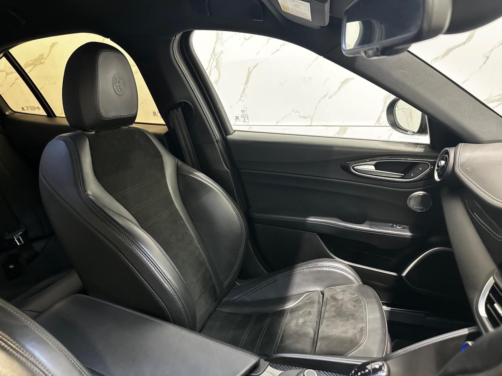 Alfa Romeo Giulia 2.9 V6 Bi-Turbo Quadrifoglio Auto Euro 6 (s/s) 4dr