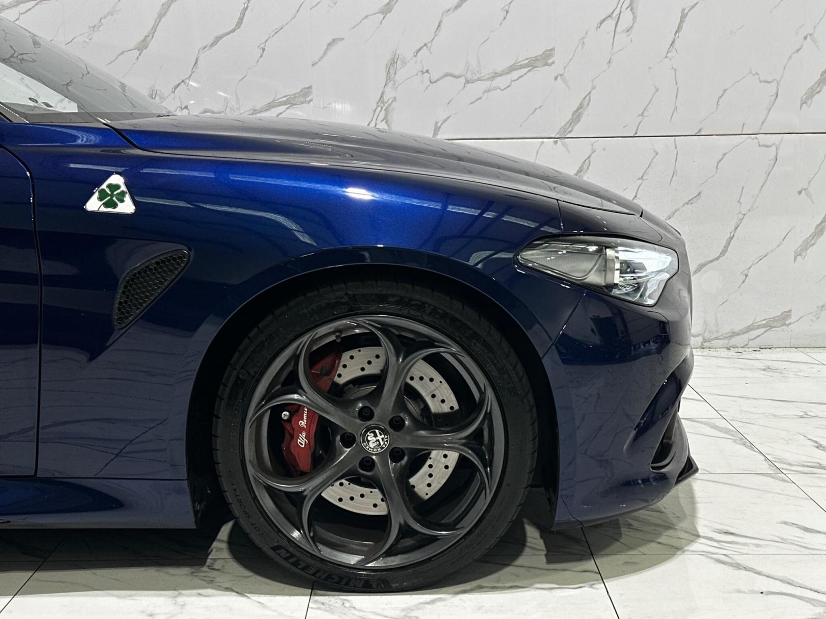 Alfa Romeo Giulia 2.9 V6 Bi-Turbo Quadrifoglio Auto Euro 6 (s/s) 4dr