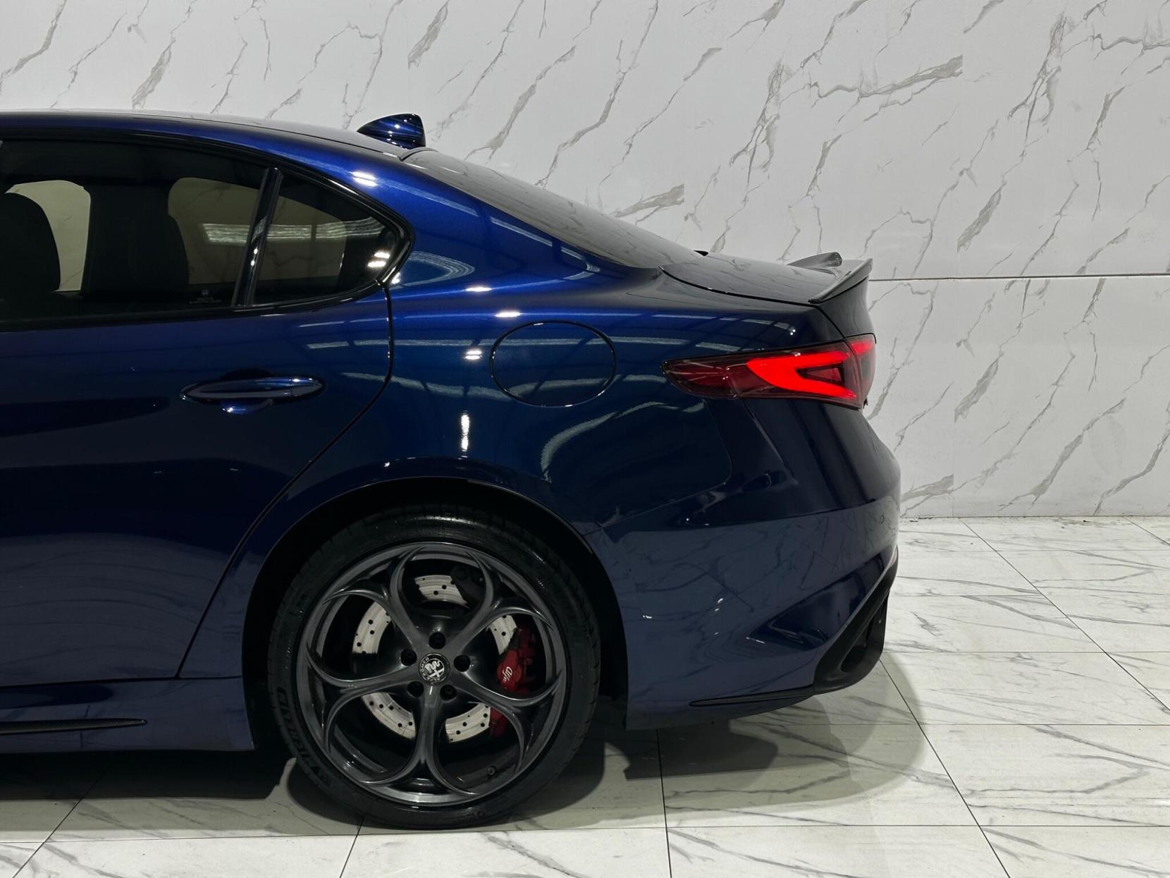 Alfa Romeo Giulia 2.9 V6 Bi-Turbo Quadrifoglio Auto Euro 6 (s/s) 4dr