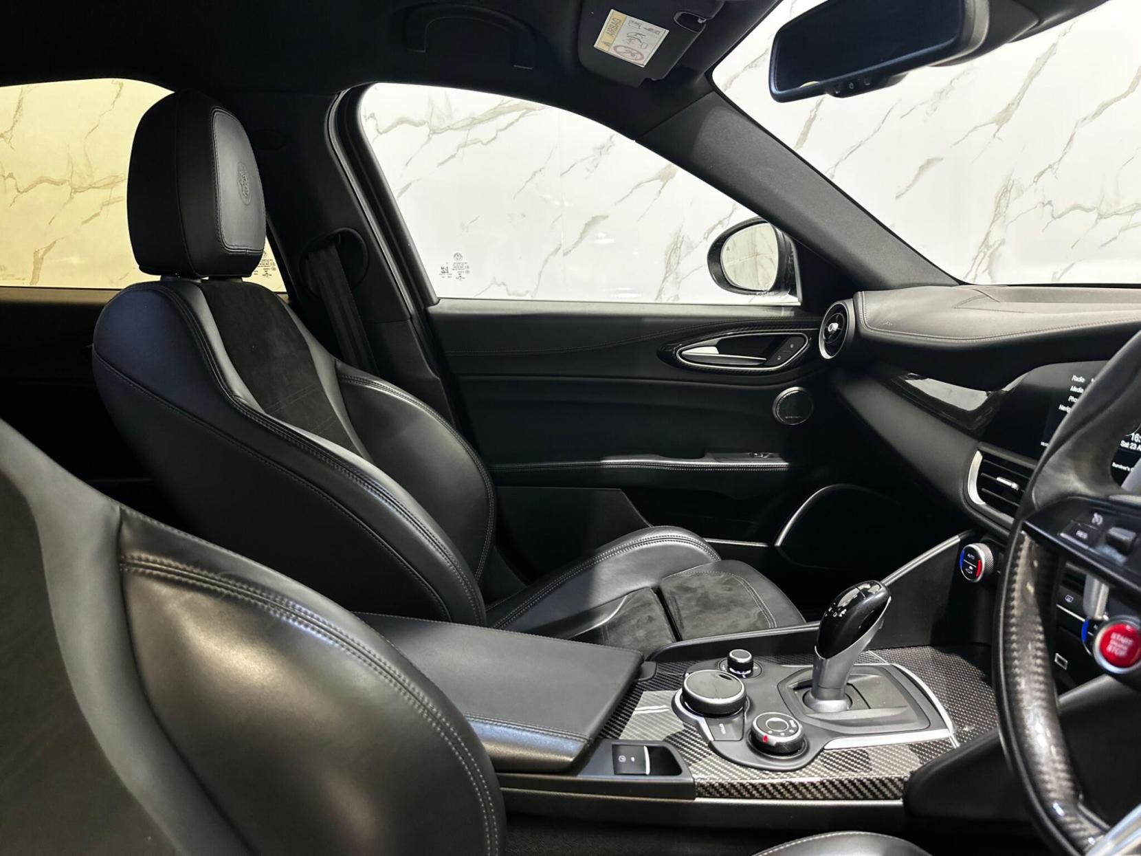 Alfa Romeo Giulia 2.9 V6 Bi-Turbo Quadrifoglio Auto Euro 6 (s/s) 4dr