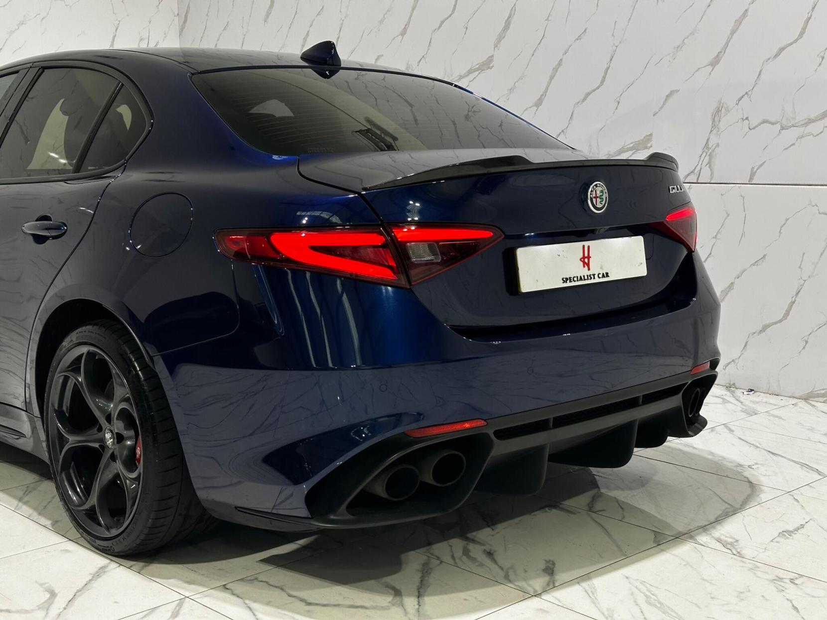 Alfa Romeo Giulia 2.9 V6 Bi-Turbo Quadrifoglio Auto Euro 6 (s/s) 4dr