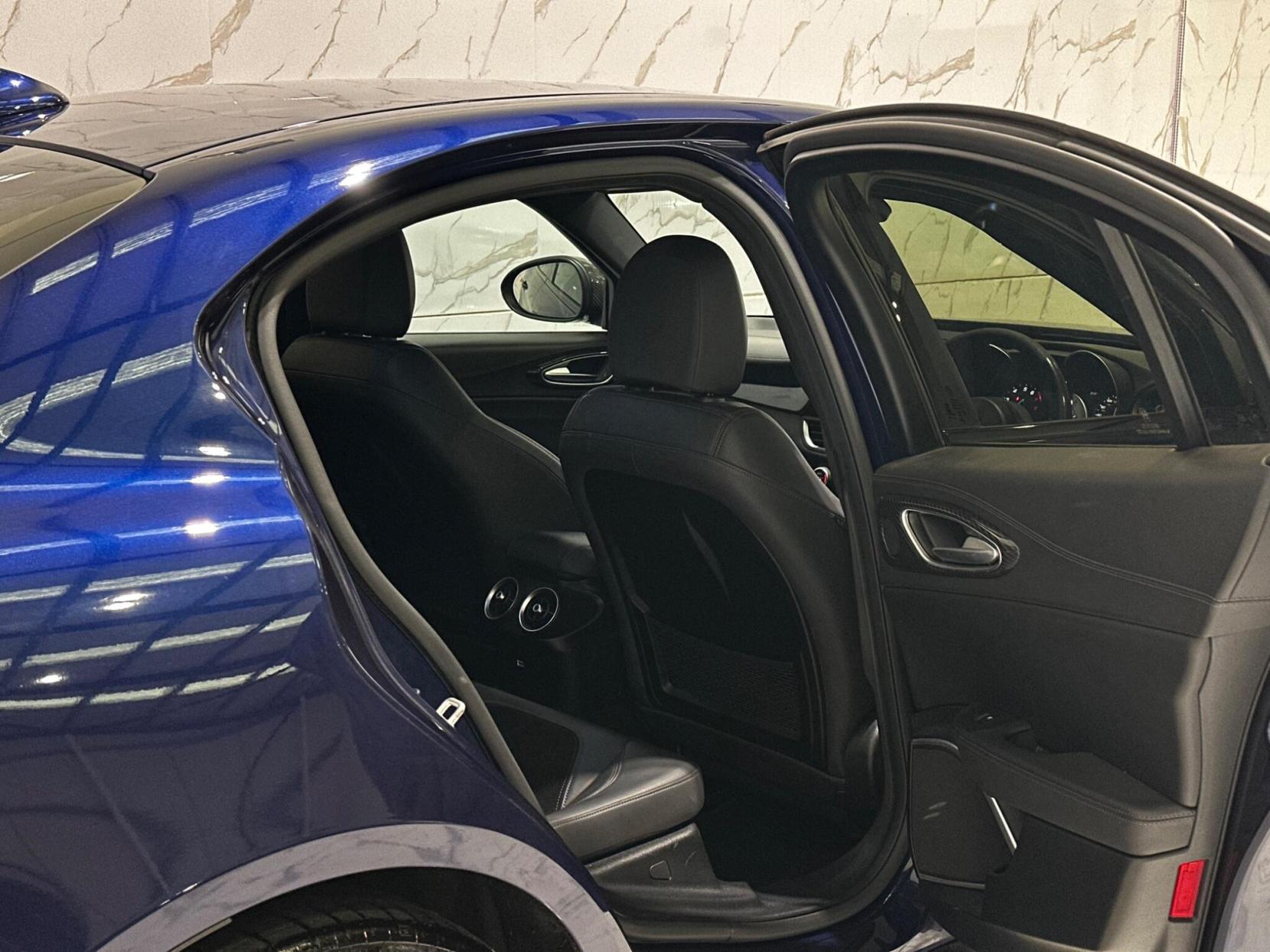 Alfa Romeo Giulia 2.9 V6 Bi-Turbo Quadrifoglio Auto Euro 6 (s/s) 4dr