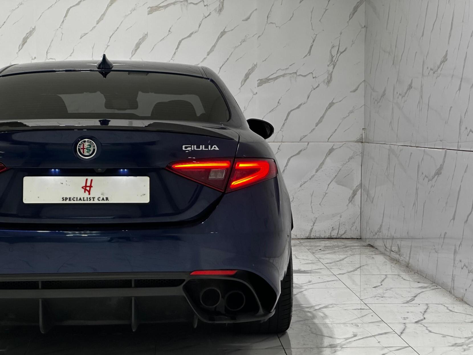 Alfa Romeo Giulia 2.9 V6 Bi-Turbo Quadrifoglio Auto Euro 6 (s/s) 4dr