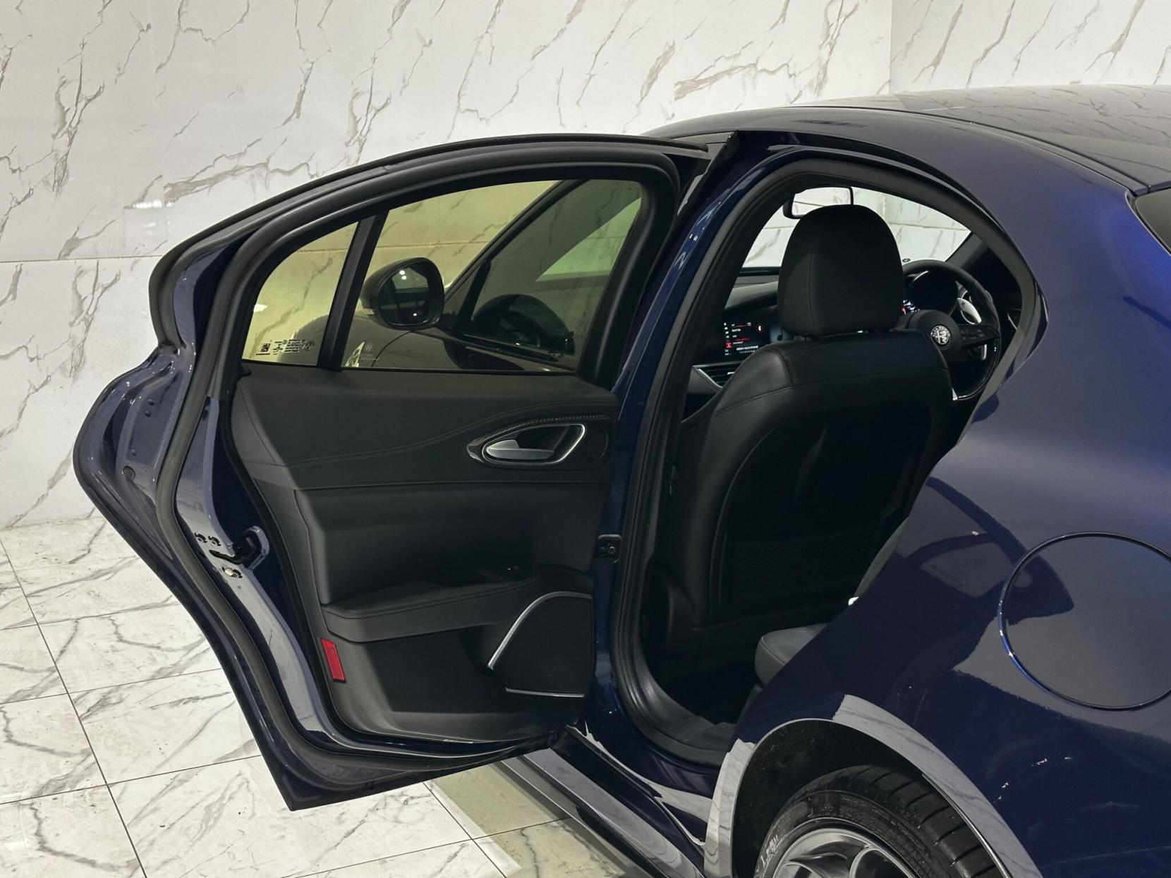 Alfa Romeo Giulia 2.9 V6 Bi-Turbo Quadrifoglio Auto Euro 6 (s/s) 4dr