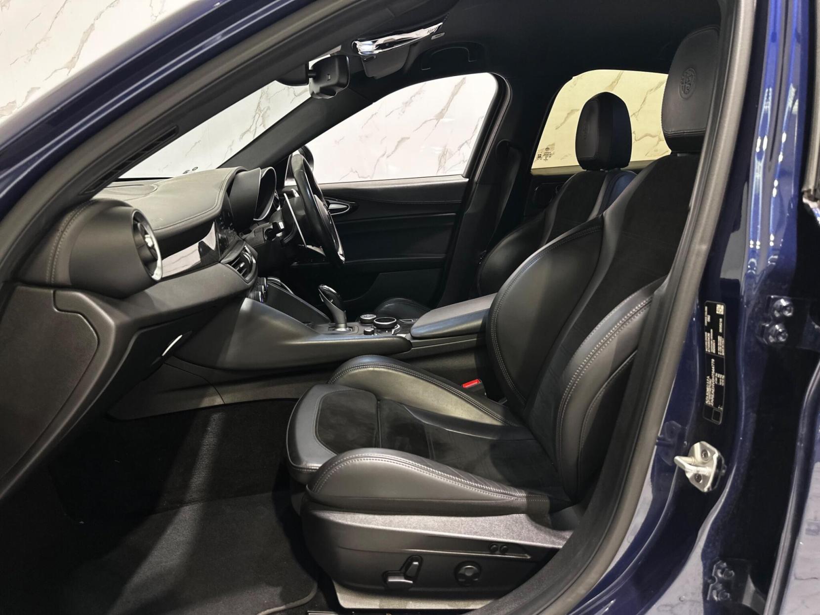 Alfa Romeo Giulia 2.9 V6 Bi-Turbo Quadrifoglio Auto Euro 6 (s/s) 4dr