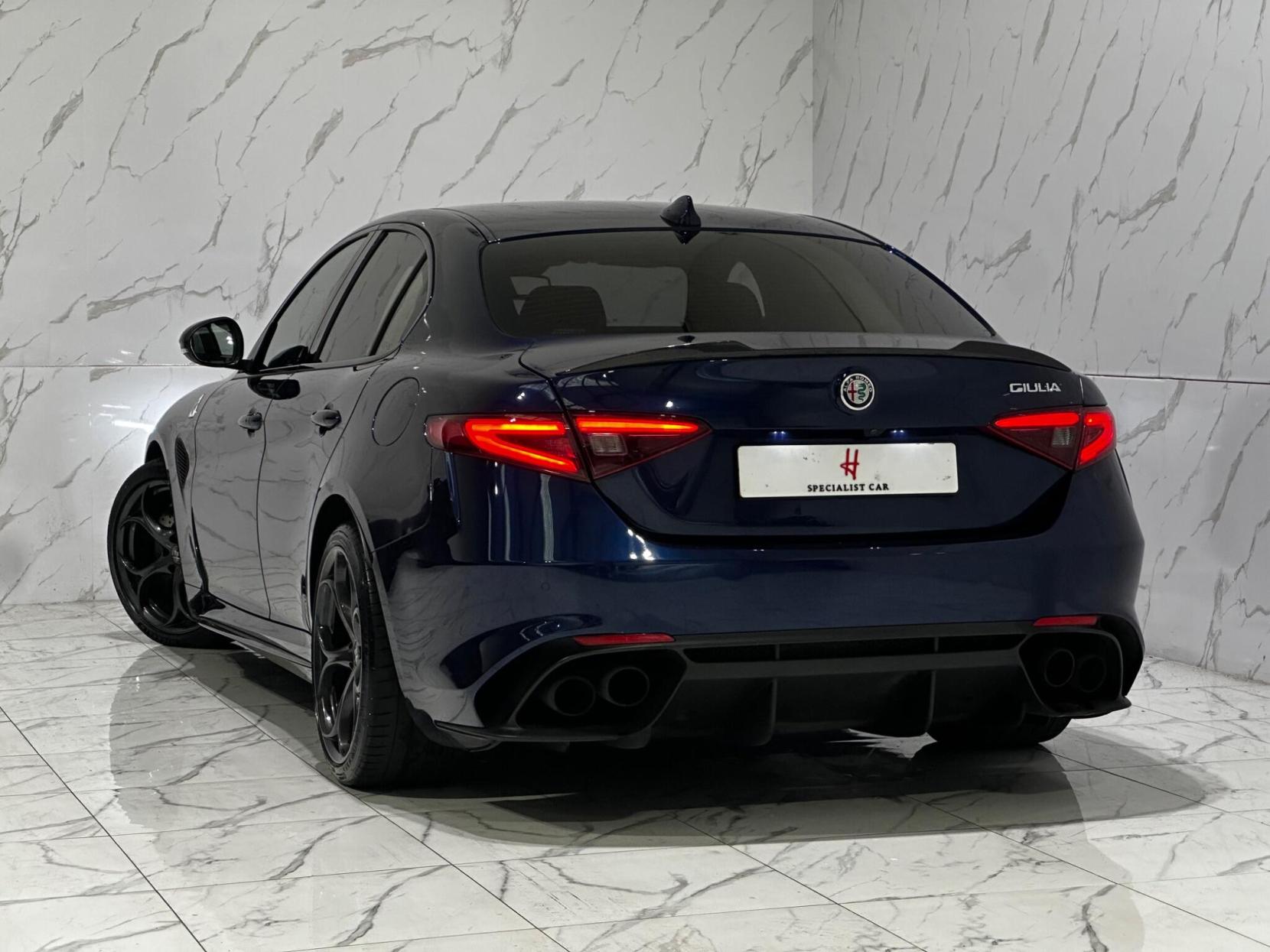 Alfa Romeo Giulia 2.9 V6 Bi-Turbo Quadrifoglio Auto Euro 6 (s/s) 4dr