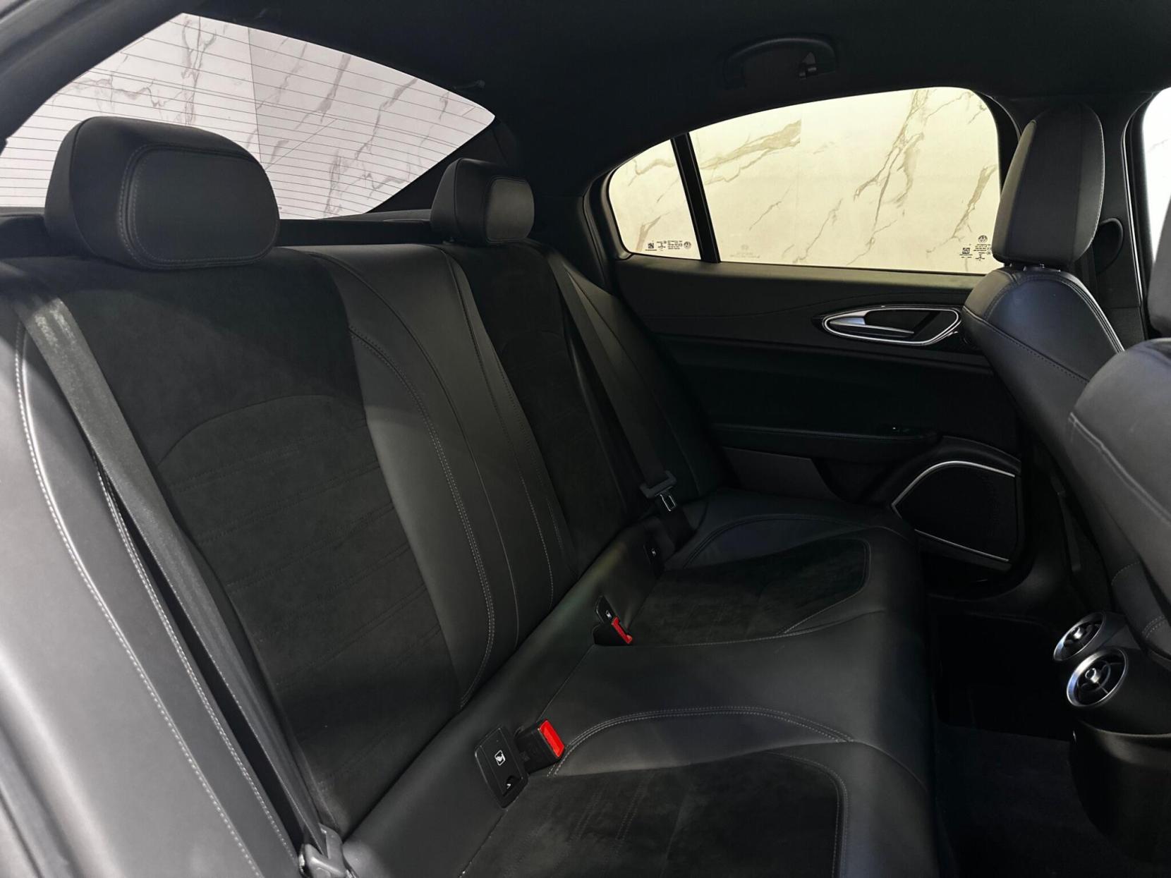 Alfa Romeo Giulia 2.9 V6 Bi-Turbo Quadrifoglio Auto Euro 6 (s/s) 4dr