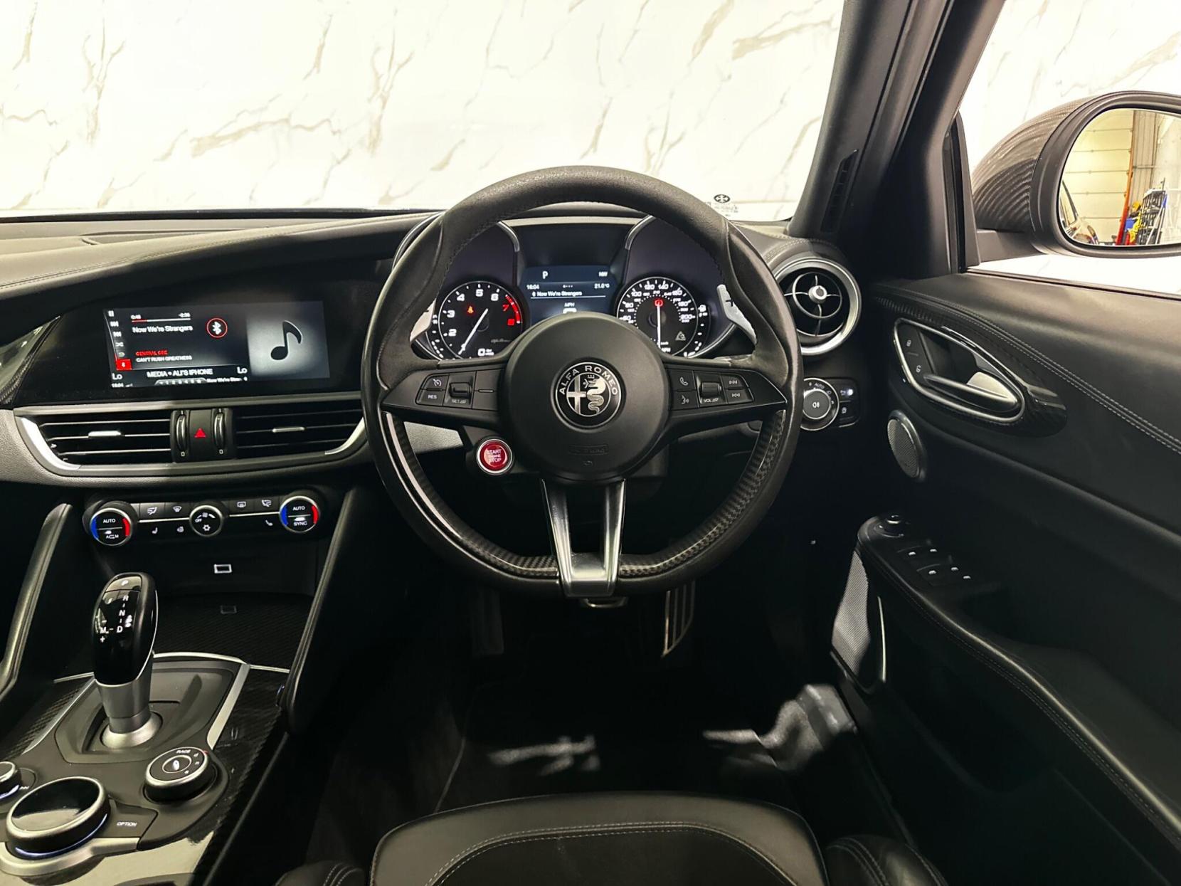 Alfa Romeo Giulia 2.9 V6 Bi-Turbo Quadrifoglio Auto Euro 6 (s/s) 4dr