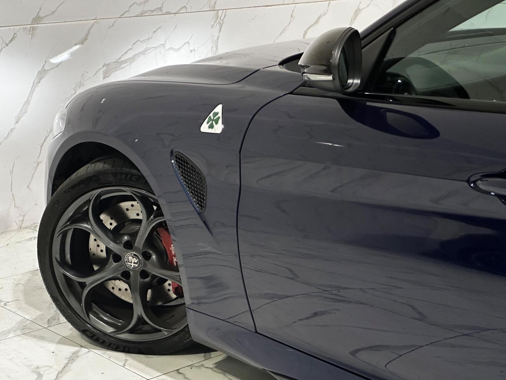 Alfa Romeo Giulia 2.9 V6 Bi-Turbo Quadrifoglio Auto Euro 6 (s/s) 4dr