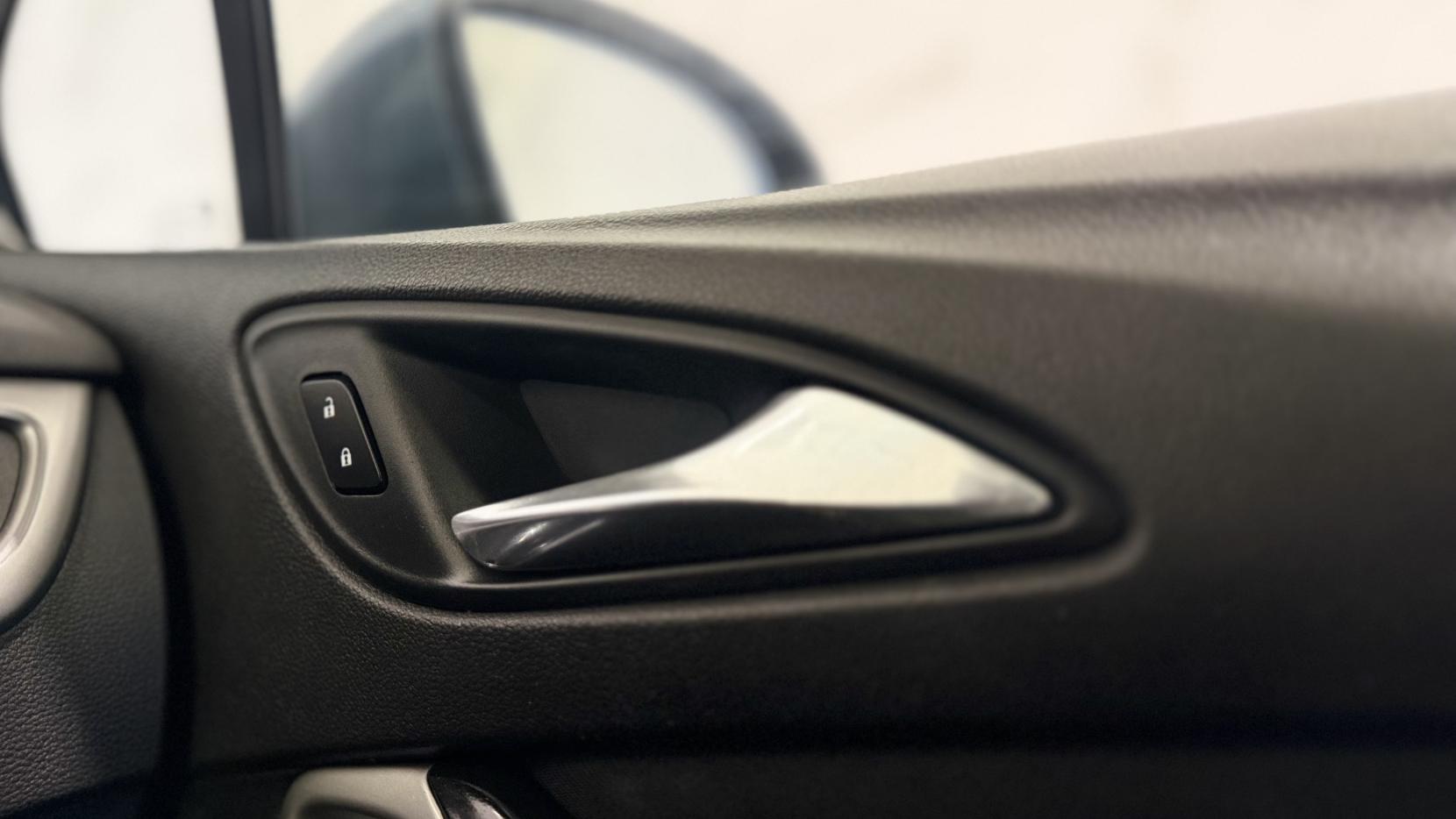 Vauxhall Astra 1.4i Turbo Tech Line Hatchback 5dr Petrol Manual Euro 6 (125 ps)