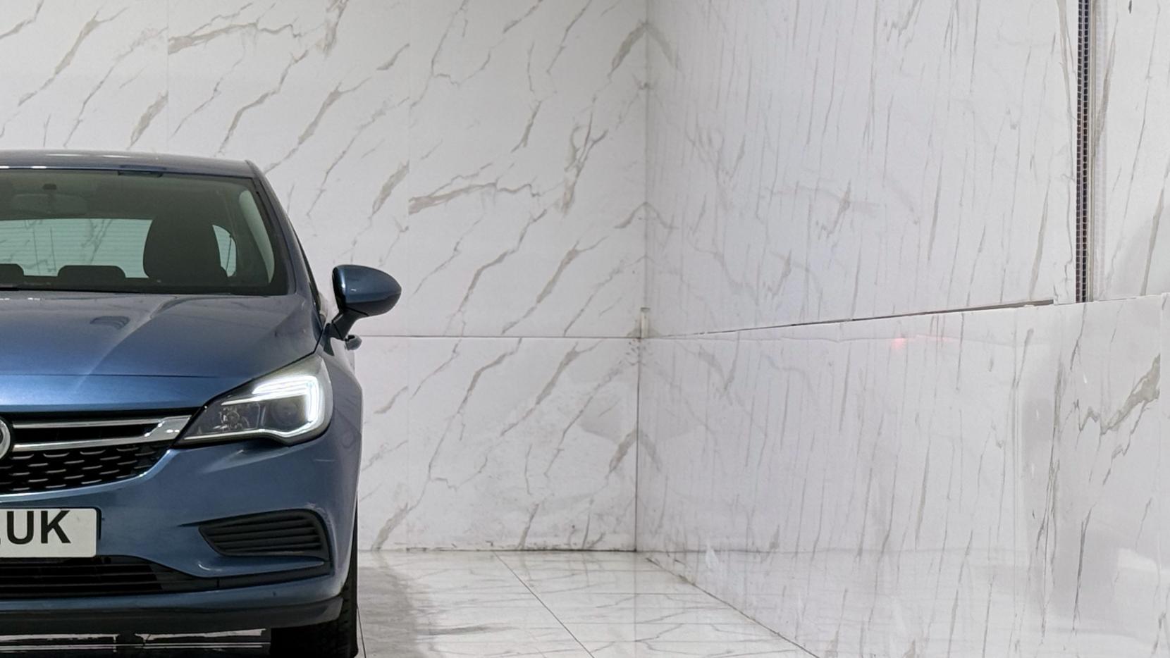 Vauxhall Astra 1.4i Turbo Tech Line Hatchback 5dr Petrol Manual Euro 6 (125 ps)