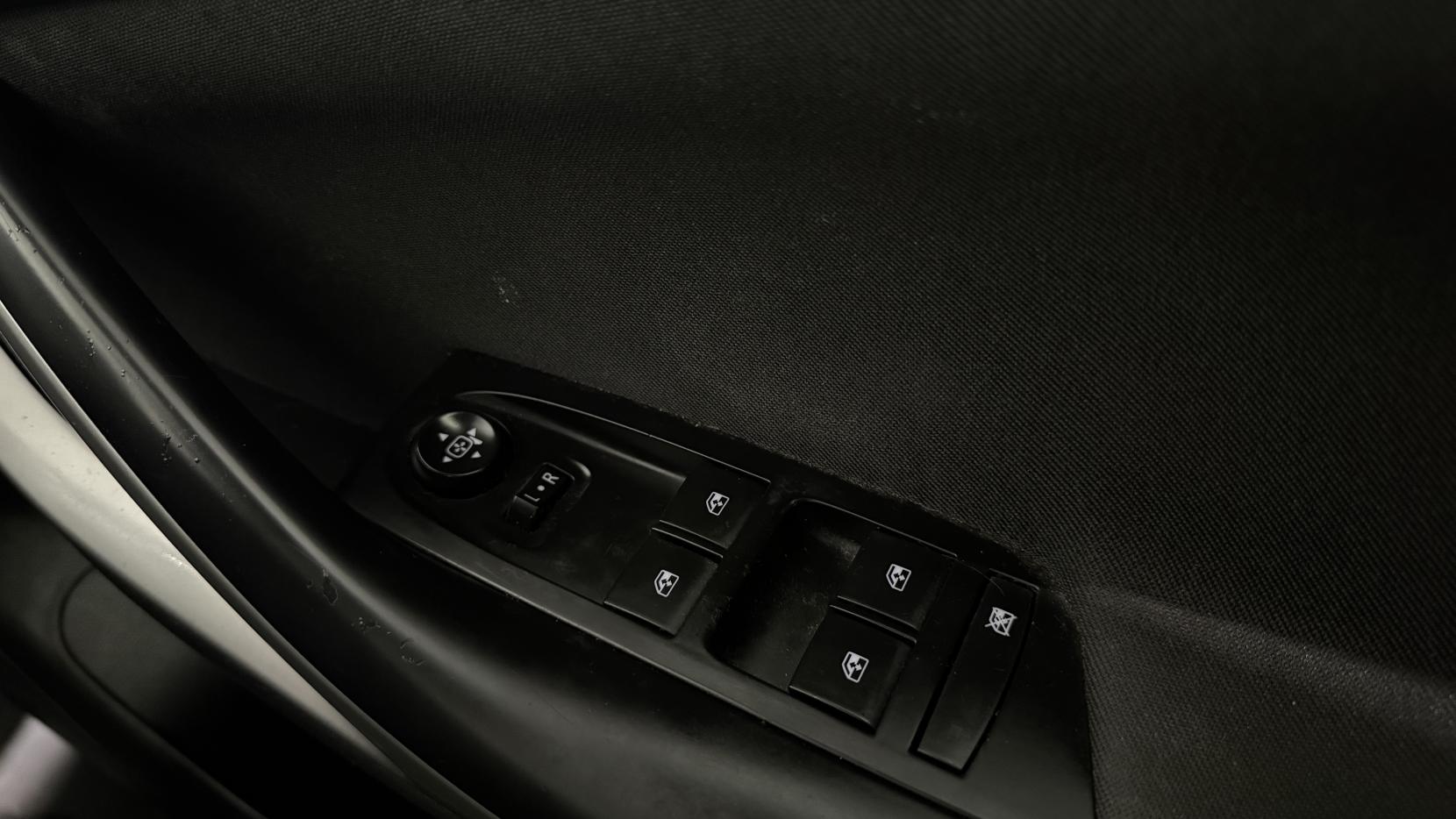 Vauxhall Astra 1.4i Turbo Tech Line Hatchback 5dr Petrol Manual Euro 6 (125 ps)