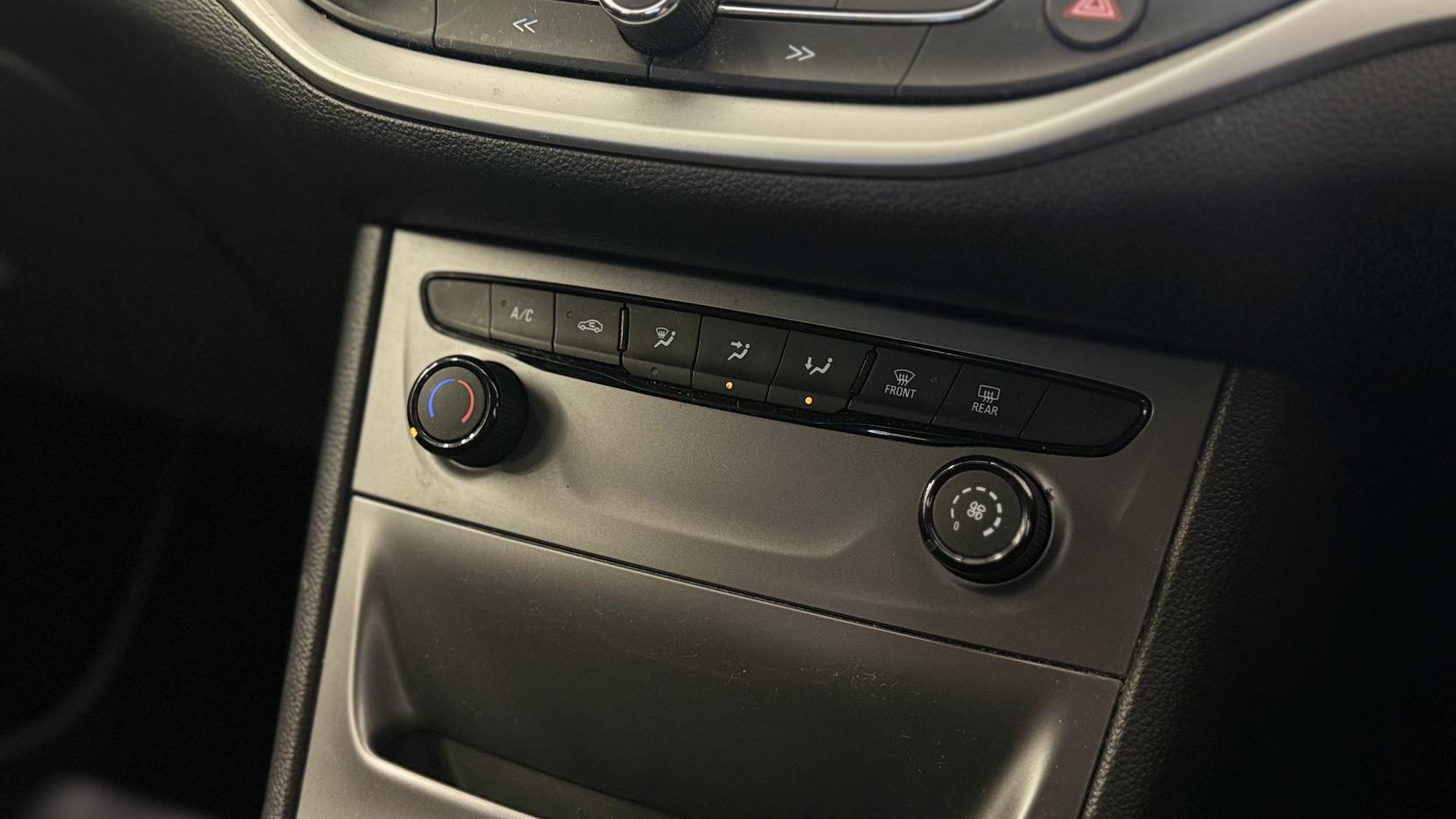 Vauxhall Astra 1.4i Turbo Tech Line Hatchback 5dr Petrol Manual Euro 6 (125 ps)