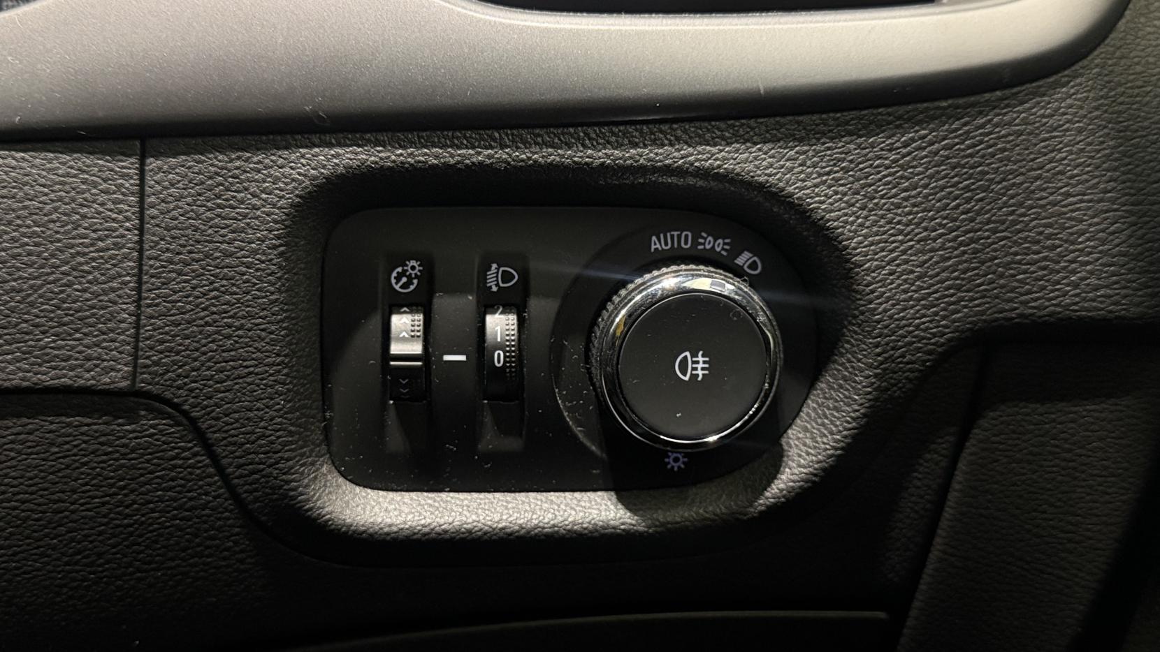 Vauxhall Astra 1.4i Turbo Tech Line Hatchback 5dr Petrol Manual Euro 6 (125 ps)