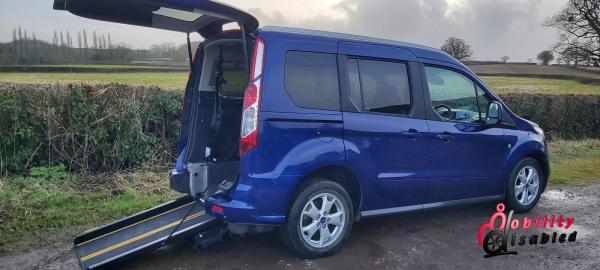 Ford Tourneo Connect 1.5 TDCi Titanium MPV 5dr Diesel Powershift Euro 6 (s/s) (120 ps)