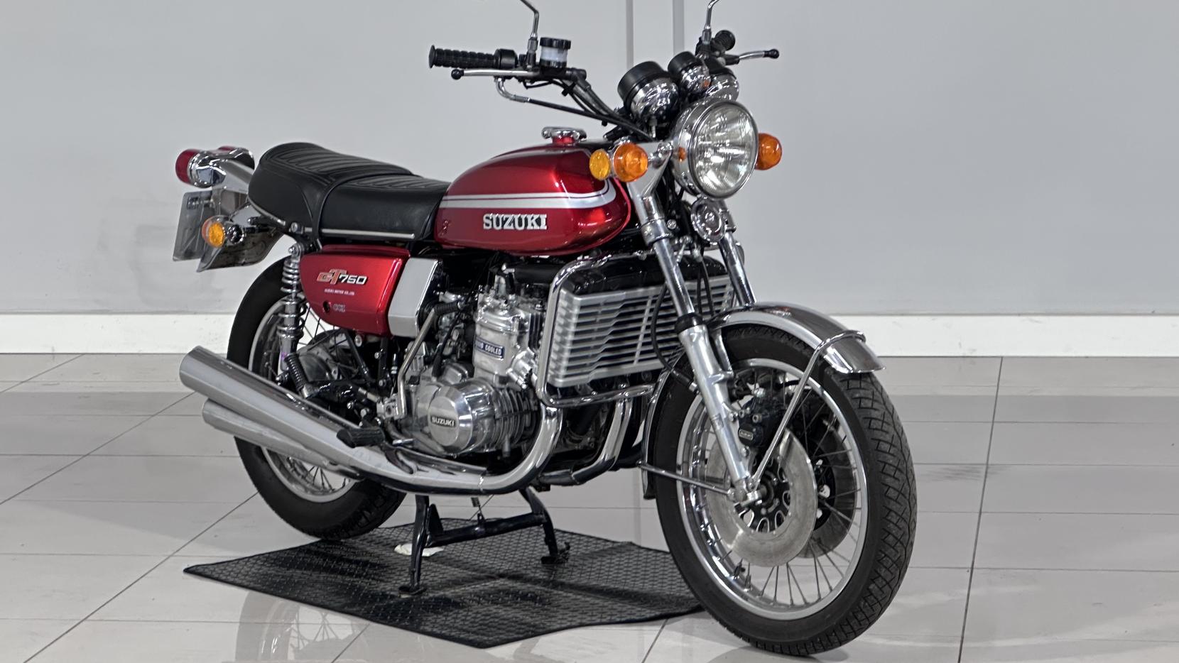 Suzuki GT 739 GT 750