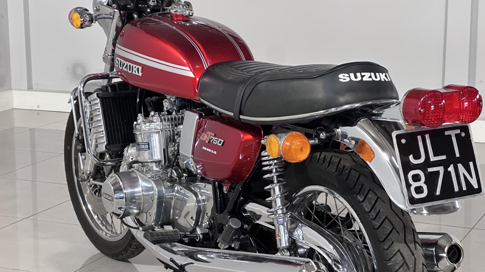 Suzuki GT 739 GT 750
