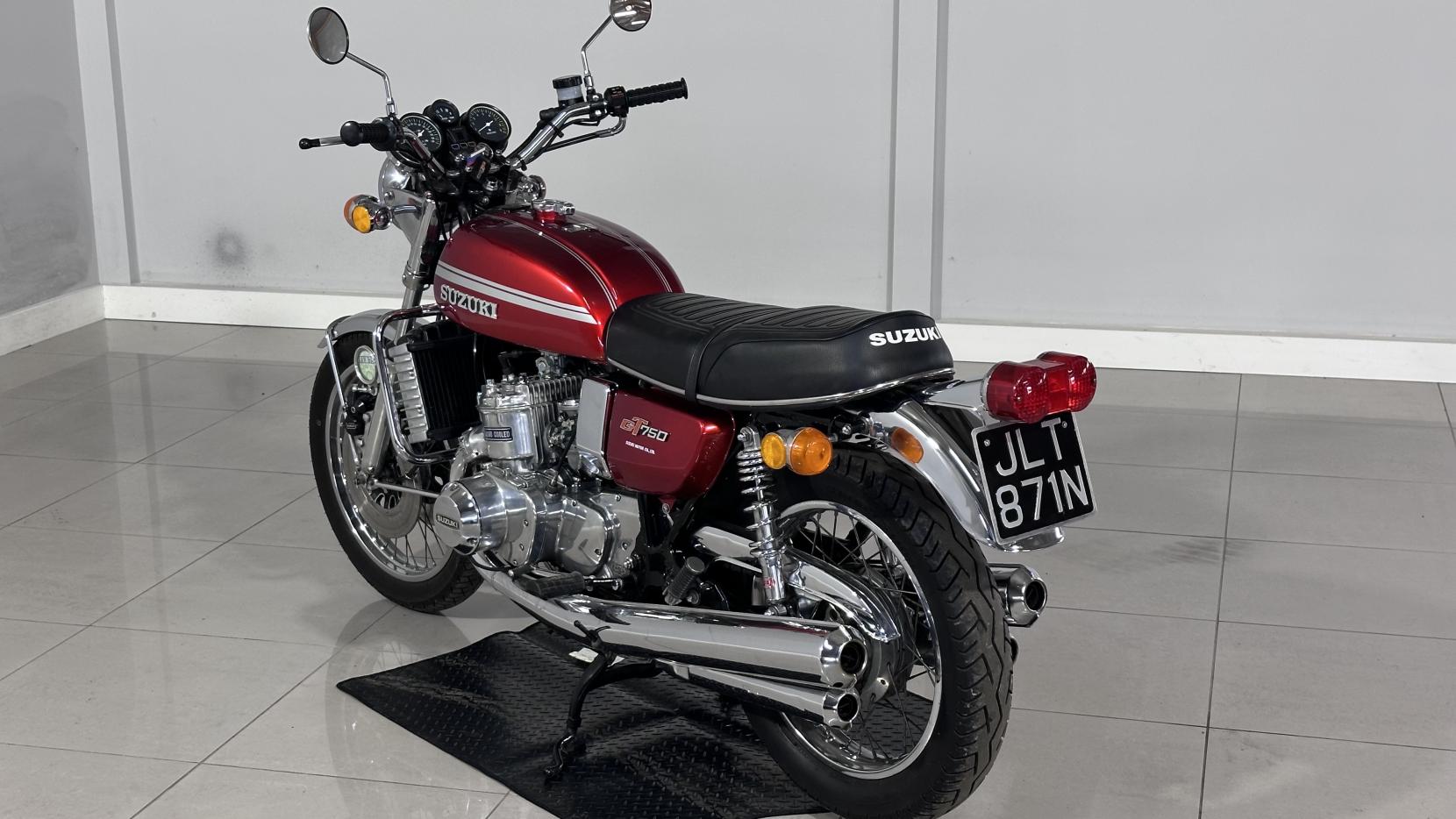 Suzuki GT 739 GT 750
