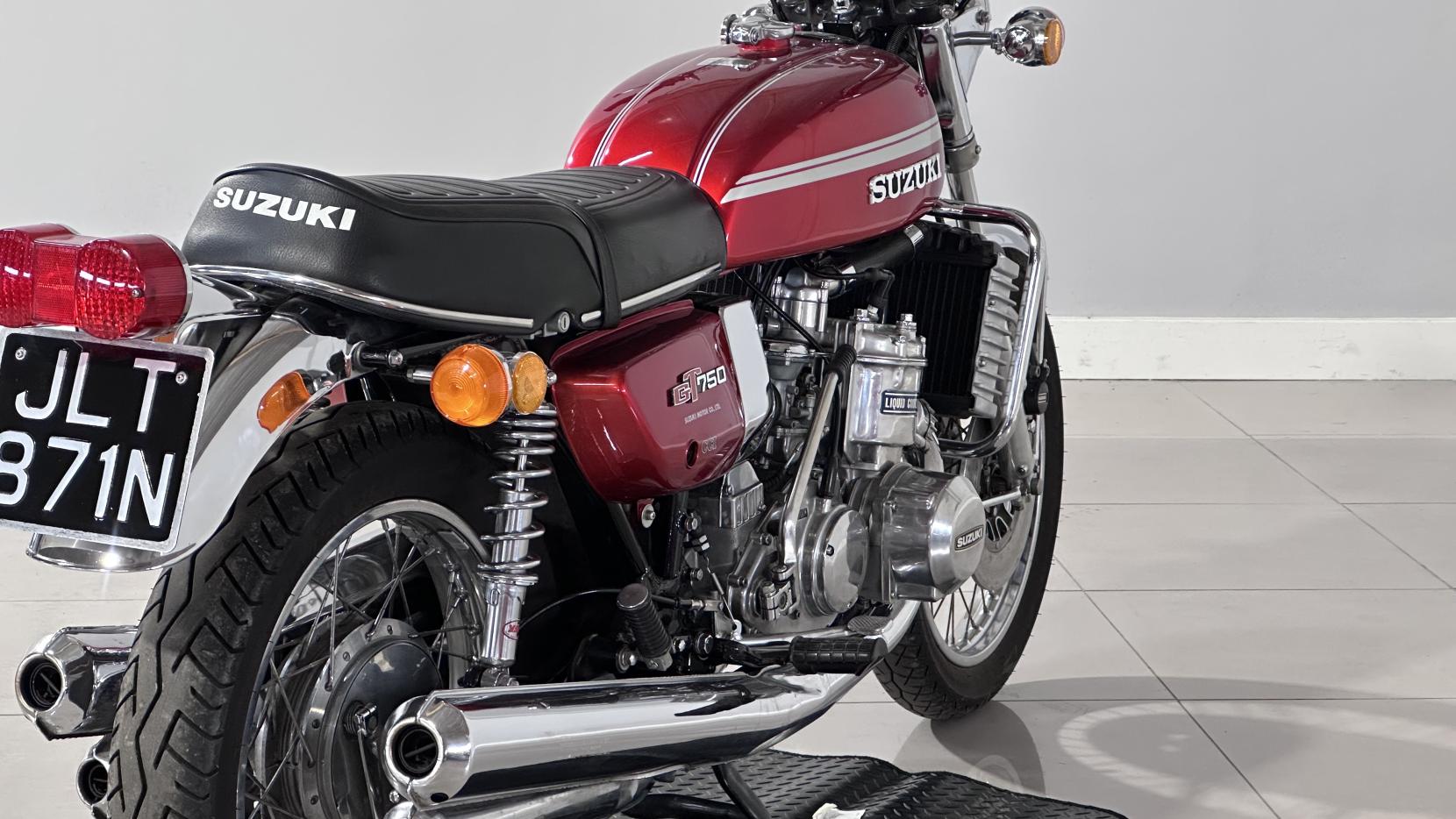 Suzuki GT 739 GT 750