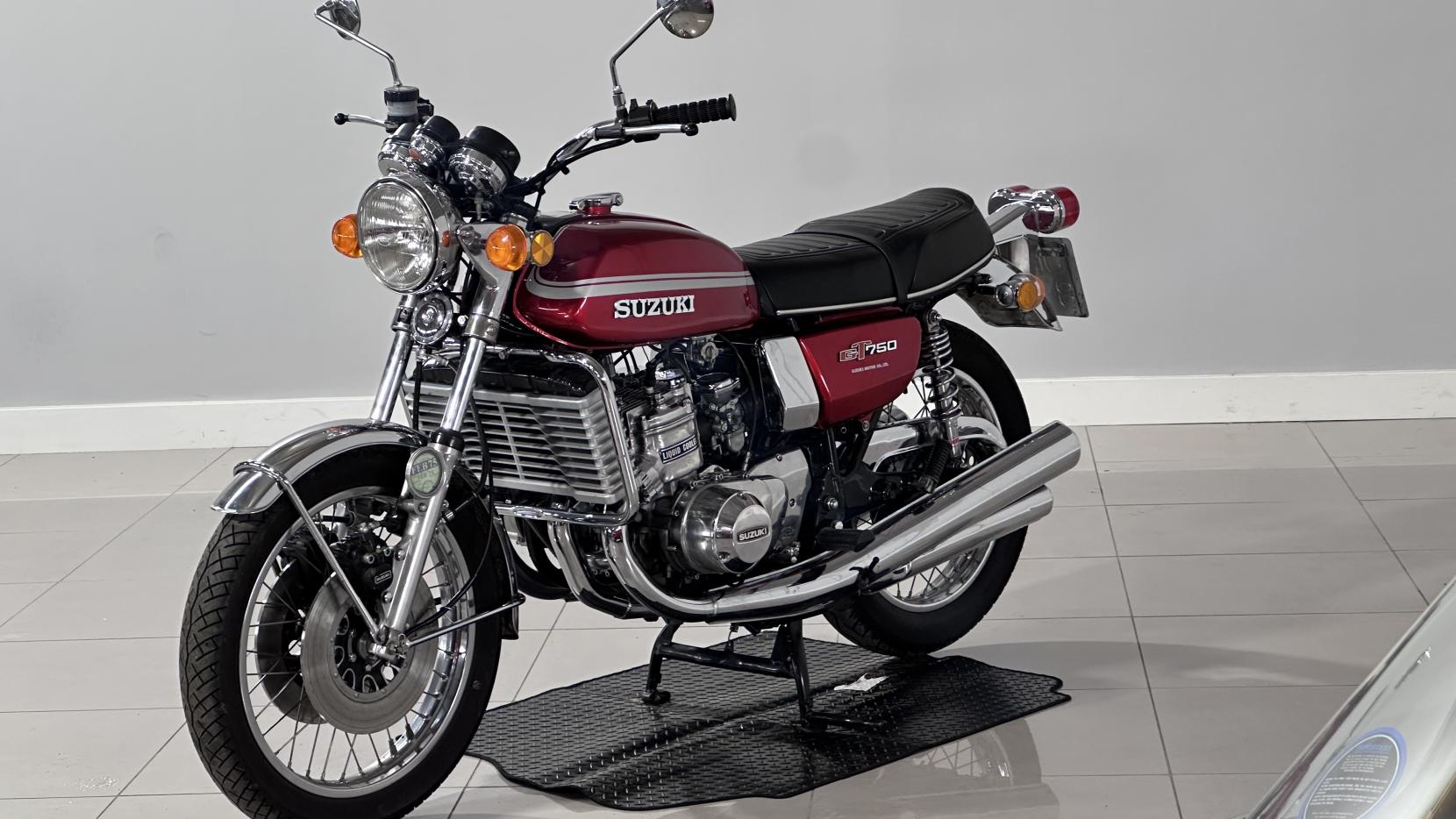 Suzuki GT 739 GT 750