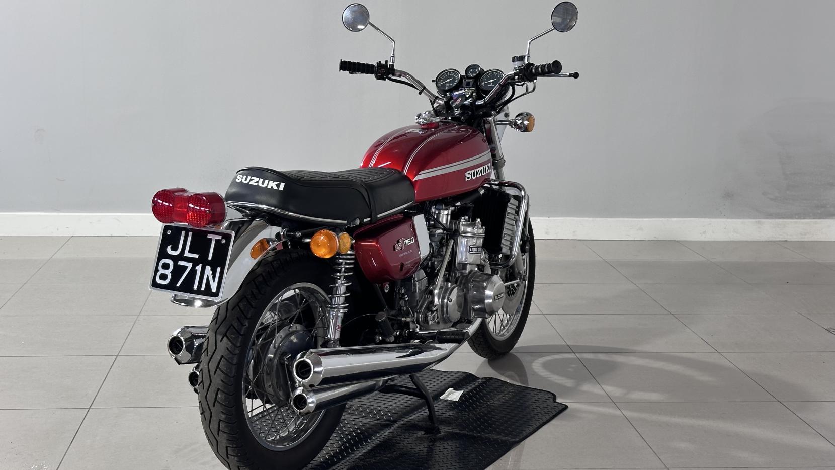 Suzuki GT 739 GT 750