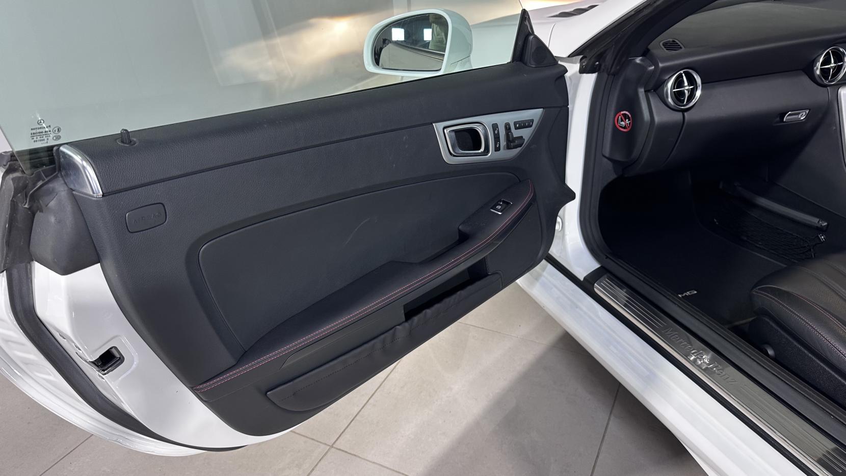 Mercedes-Benz SLK 2.1 SLK250 CDI AMG Sport Convertible 2dr Diesel G-Tronic+ Euro 5 (s/s) (204 ps)