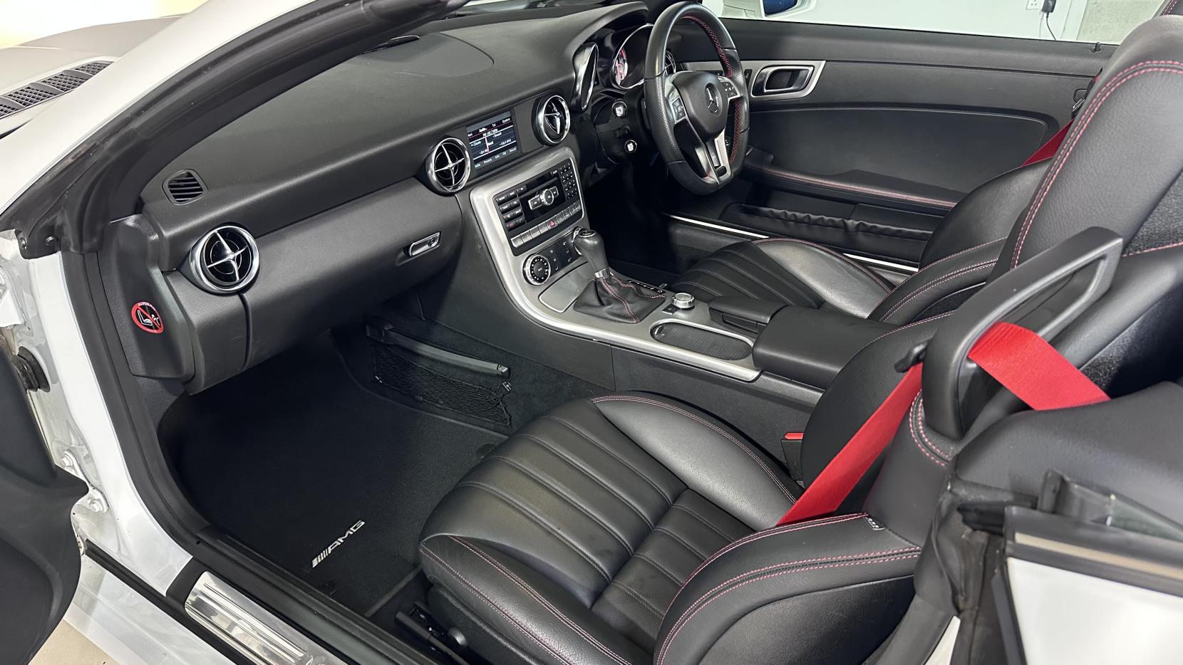 Mercedes-Benz SLK 2.1 SLK250 CDI AMG Sport Convertible 2dr Diesel G-Tronic+ Euro 5 (s/s) (204 ps)