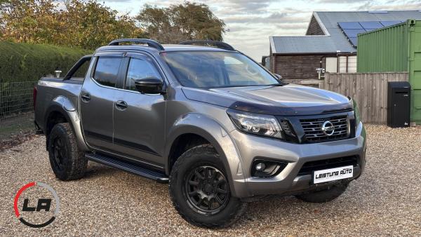 Nissan Navara 2.3 dCi Tekna Pickup Double Cab 4dr Diesel Auto 4WD Euro 6 (190 ps)