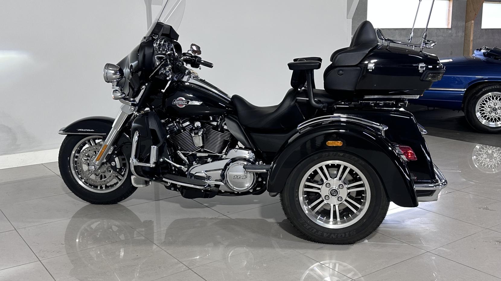 Harley-Davidson Trike 1868 FLHTCUTG Tri Glide Ultra Three Wheeler Petrol Manual Euro 5 (88 ps)
