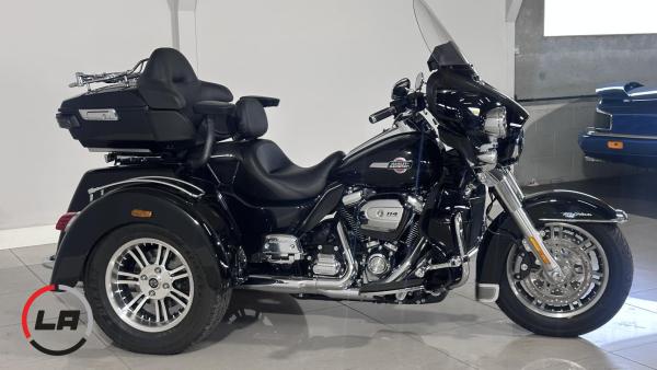 Harley-Davidson Trike 1868 FLHTCUTG Tri Glide Ultra Three Wheeler Petrol Manual Euro 5 (88 ps)