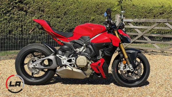 Ducati Streetfighter V4S 1103 Naked Petrol Ducati Quick Shift Euro 5 (214 ps)