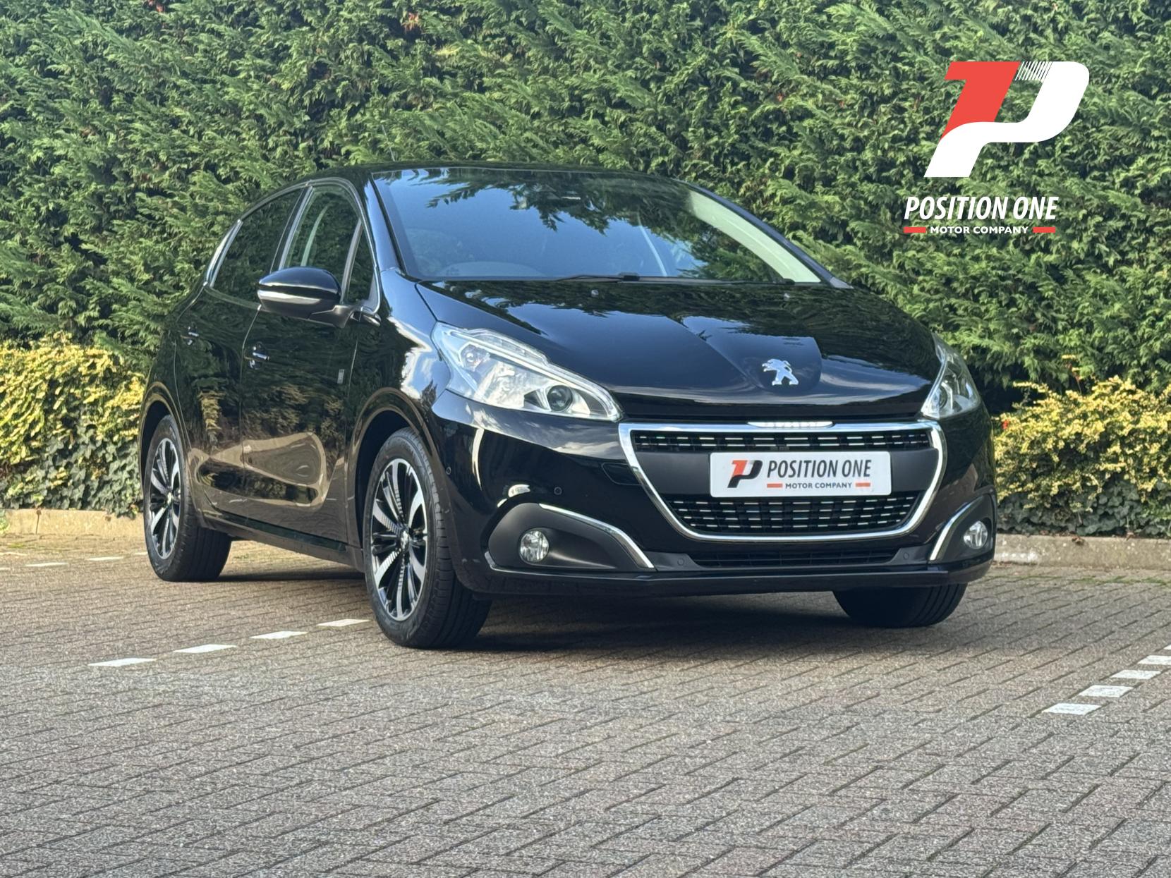 Peugeot 208 1.2 PureTech Tech Edition Hatchback 5dr Petrol Manual Euro 6 (s/s) (82 ps)