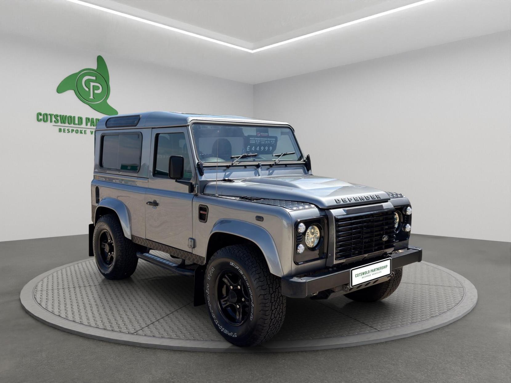 2013 Land Rover Defender 90 2.2 TDCi XS Station Wagon 4WD SWB Euro 5 3dr — vehicle image 1