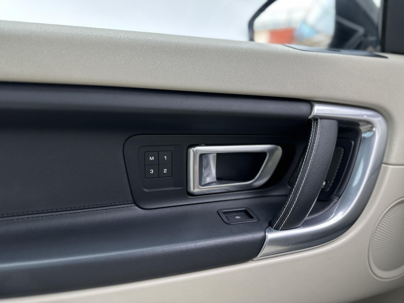 Land Rover Discovery Sport 2.0 TD4 HSE Luxury SUV 5dr Diesel Auto 4WD Euro 6 (s/s) (180 ps)