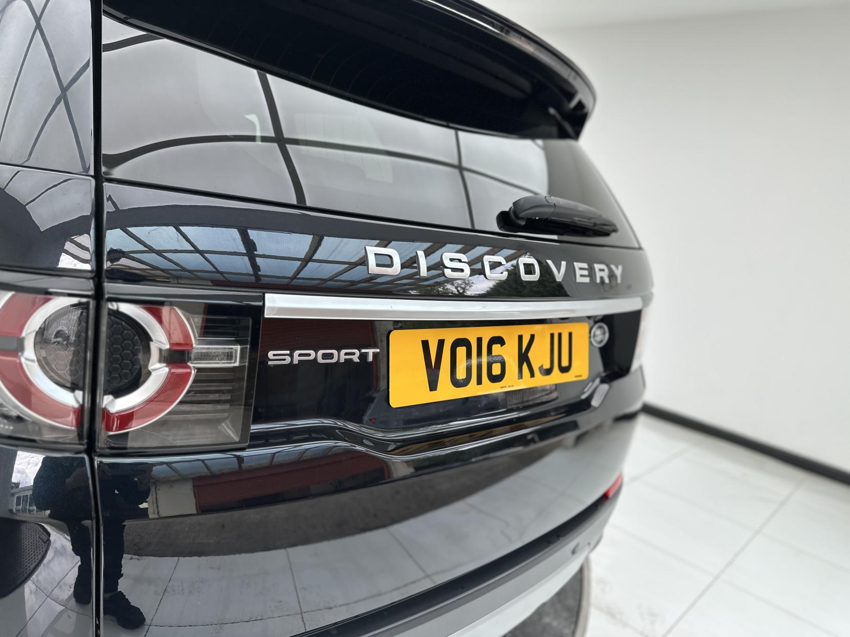 Land Rover Discovery Sport 2.0 TD4 HSE Luxury SUV 5dr Diesel Auto 4WD Euro 6 (s/s) (180 ps)