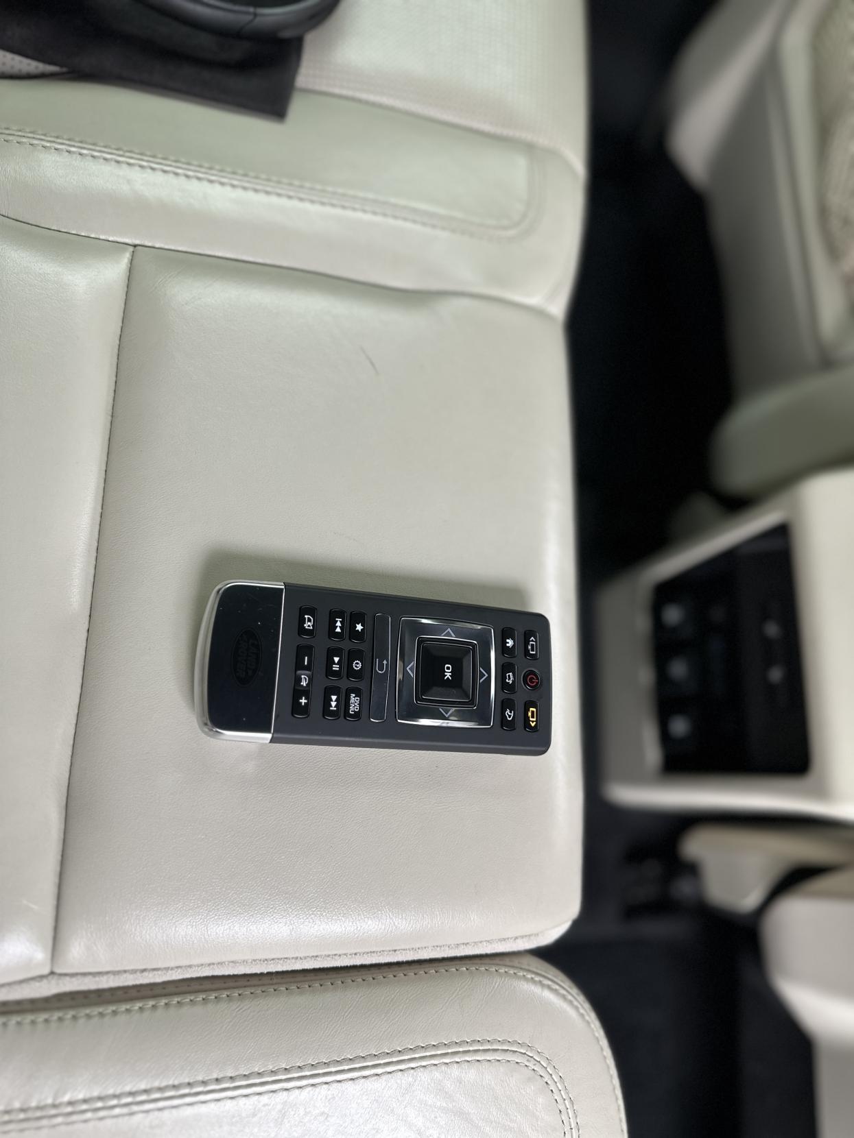 Land Rover Discovery Sport 2.0 TD4 HSE Luxury SUV 5dr Diesel Auto 4WD Euro 6 (s/s) (180 ps)