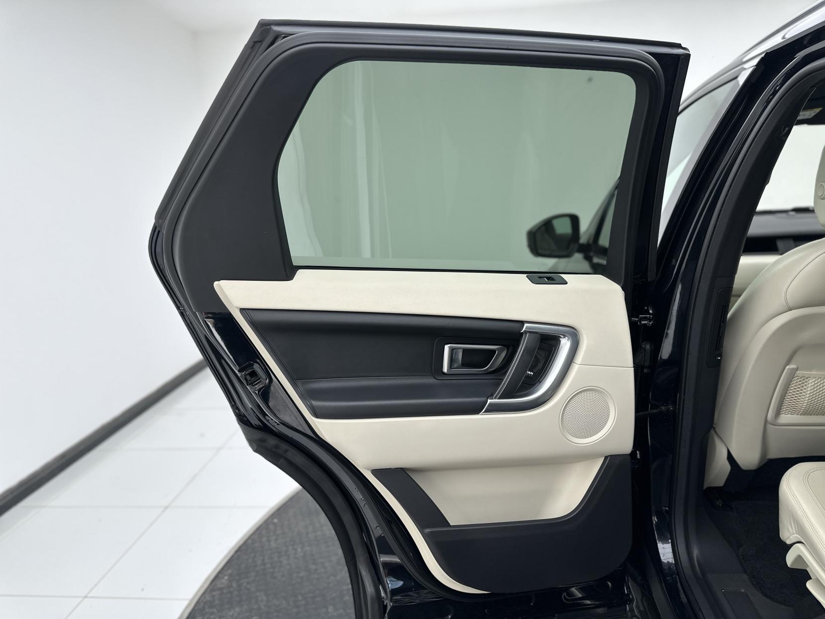 Land Rover Discovery Sport 2.0 TD4 HSE Luxury SUV 5dr Diesel Auto 4WD Euro 6 (s/s) (180 ps)