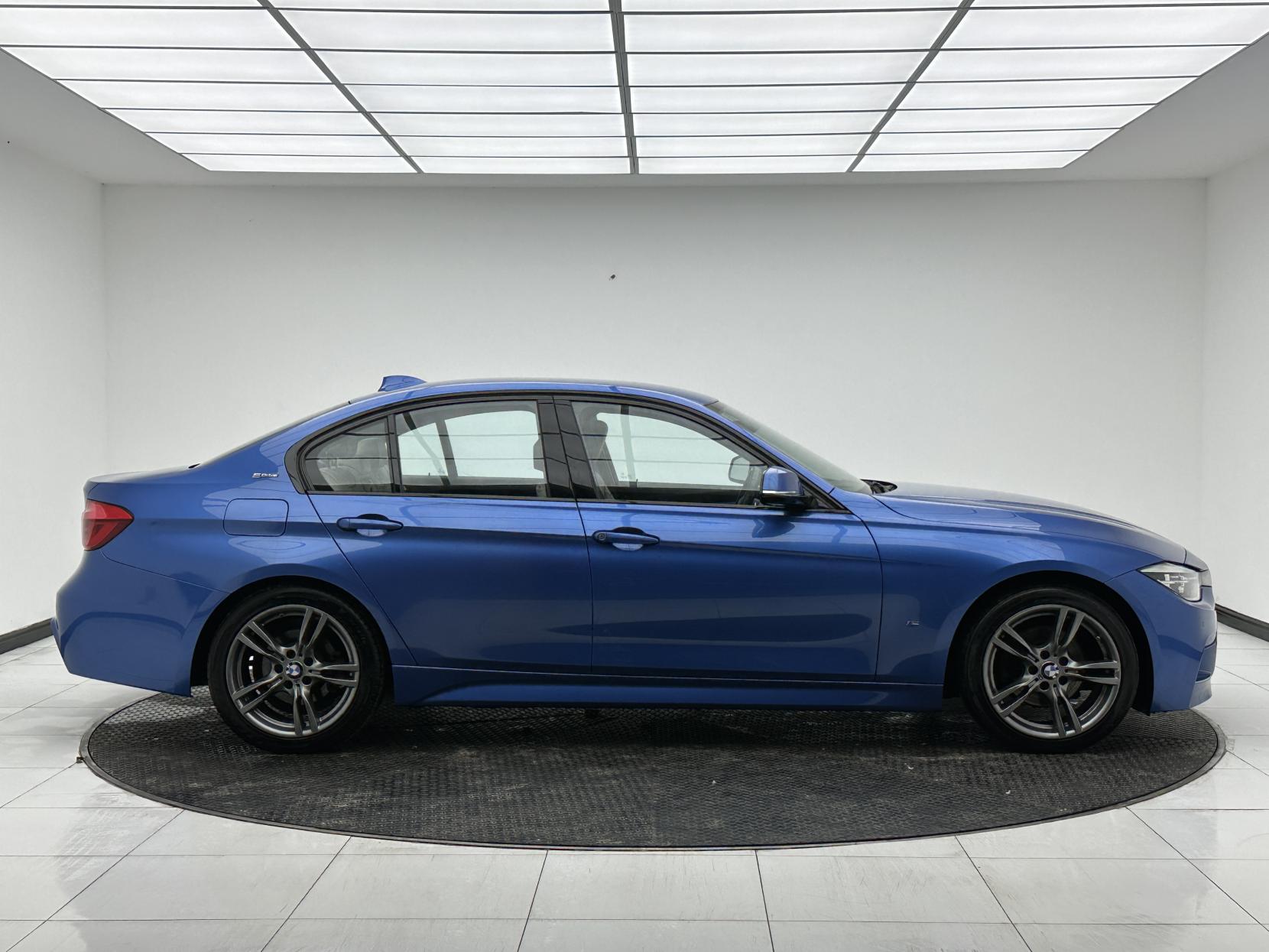 BMW 3 Series 2.0 330e 7.6kWh M Sport Saloon 4dr Petrol Plug-in Hybrid Auto Euro 6 (s/s) (252 ps)