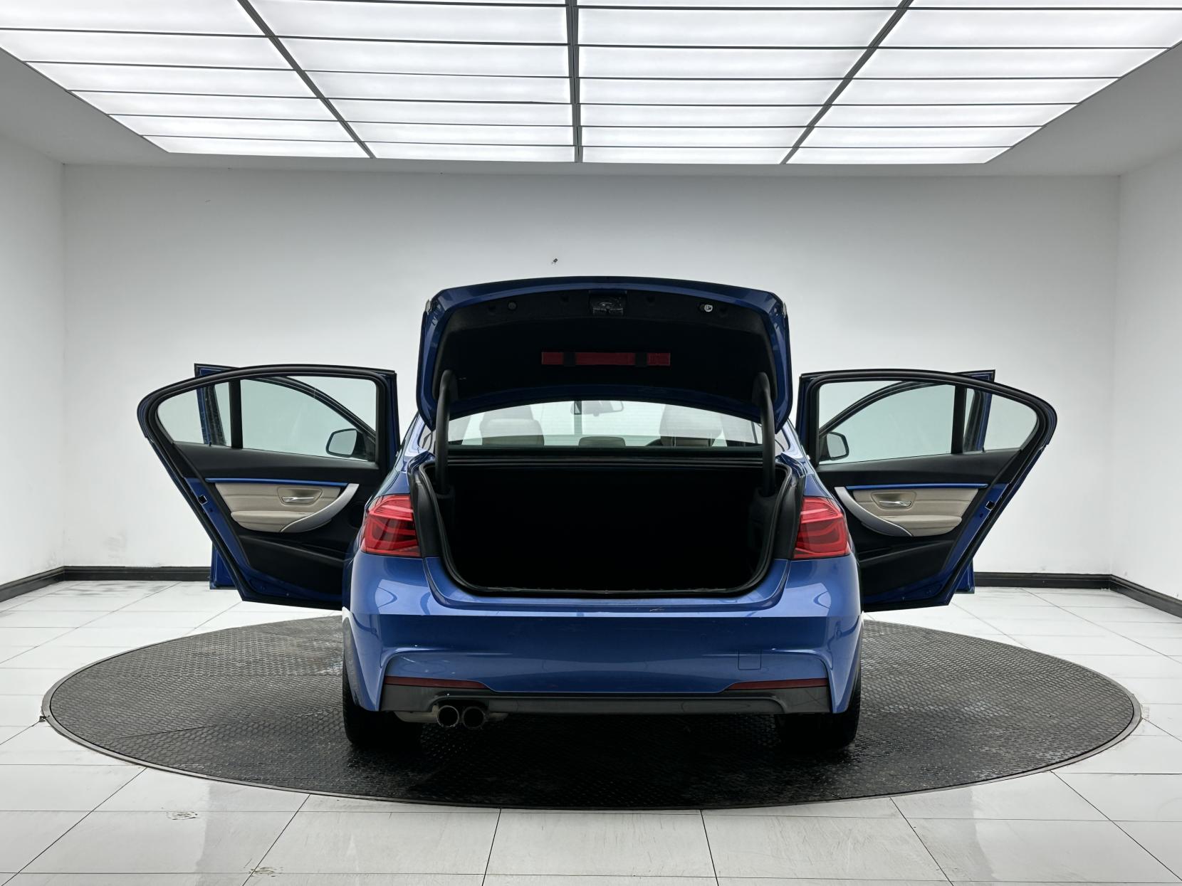 BMW 3 Series 2.0 330e 7.6kWh M Sport Saloon 4dr Petrol Plug-in Hybrid Auto Euro 6 (s/s) (252 ps)