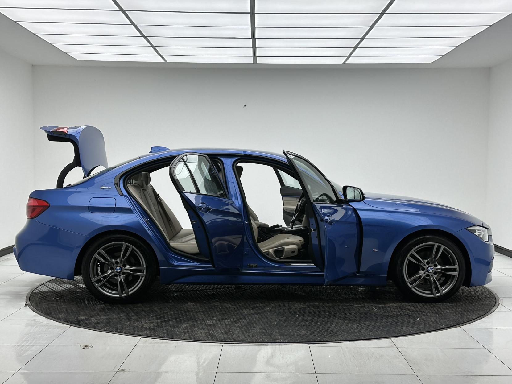 BMW 3 Series 2.0 330e 7.6kWh M Sport Saloon 4dr Petrol Plug-in Hybrid Auto Euro 6 (s/s) (252 ps)