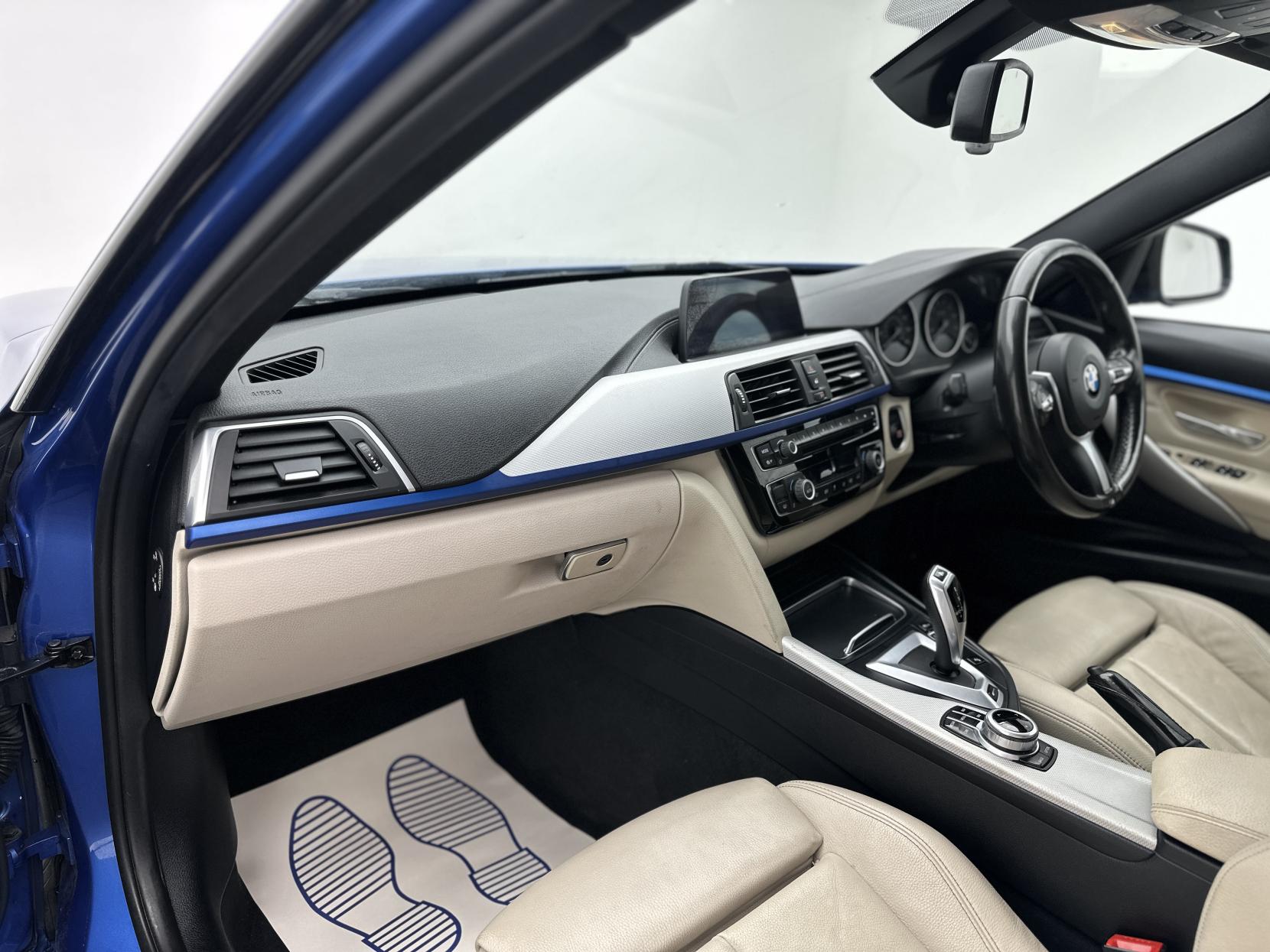 BMW 3 Series 2.0 330e 7.6kWh M Sport Saloon 4dr Petrol Plug-in Hybrid Auto Euro 6 (s/s) (252 ps)