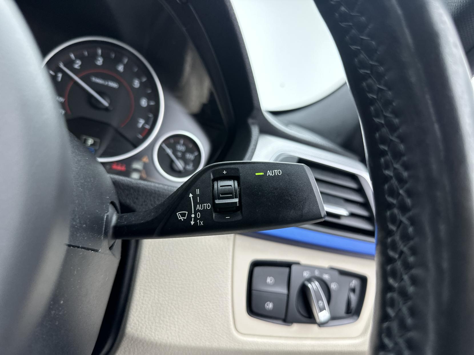 BMW 3 Series 2.0 330e 7.6kWh M Sport Saloon 4dr Petrol Plug-in Hybrid Auto Euro 6 (s/s) (252 ps)