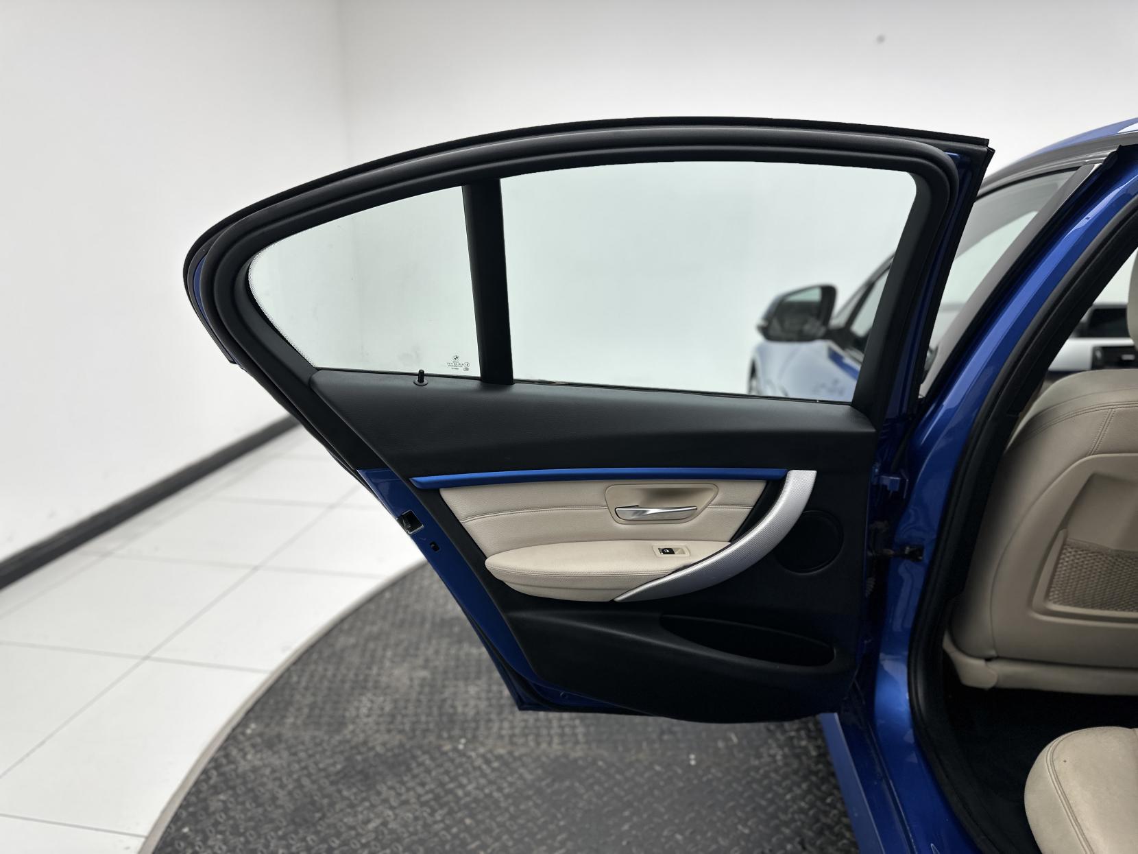 BMW 3 Series 2.0 330e 7.6kWh M Sport Saloon 4dr Petrol Plug-in Hybrid Auto Euro 6 (s/s) (252 ps)