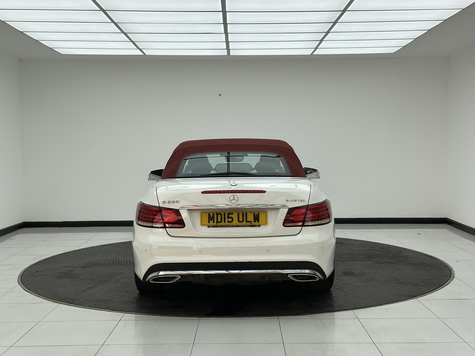 Mercedes-Benz E Class 2.1 E220 BlueTEC AMG Line Cabriolet 2dr Diesel G-Tronic+ Euro 6 (s/s) (177 ps)
