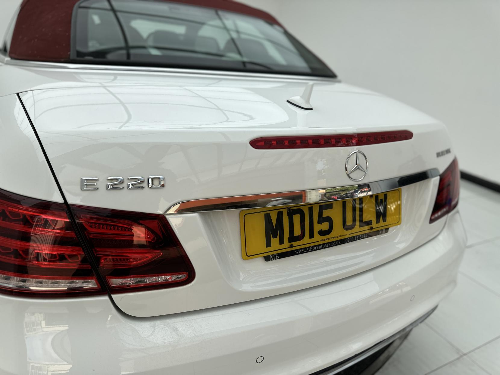 Mercedes-Benz E Class 2.1 E220 BlueTEC AMG Line Cabriolet 2dr Diesel G-Tronic+ Euro 6 (s/s) (177 ps)
